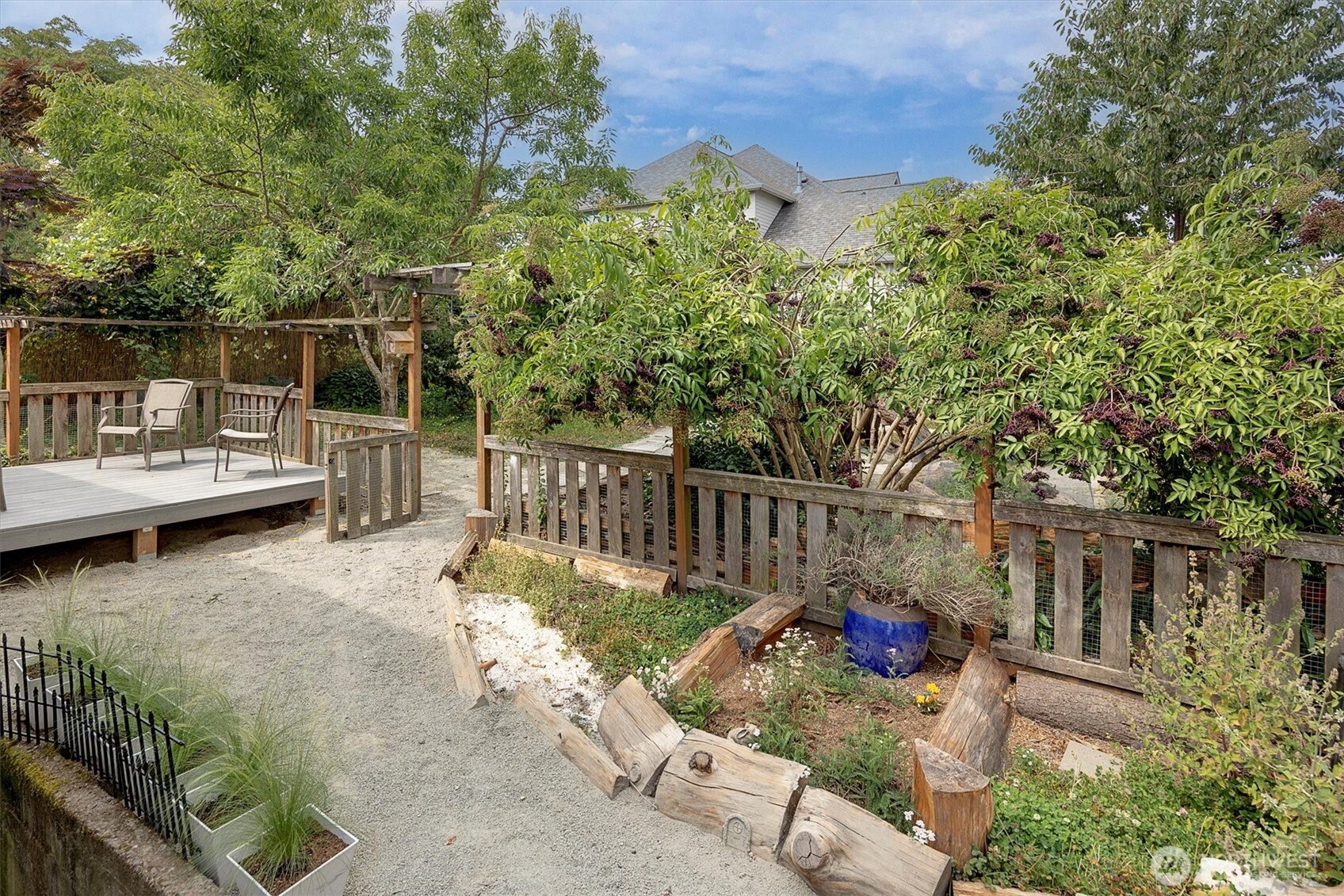 Seattle, Washington, 98108, United States, 4 Bedrooms Bedrooms, ,2 BathroomsBathrooms,Residential,For Sale,1912316