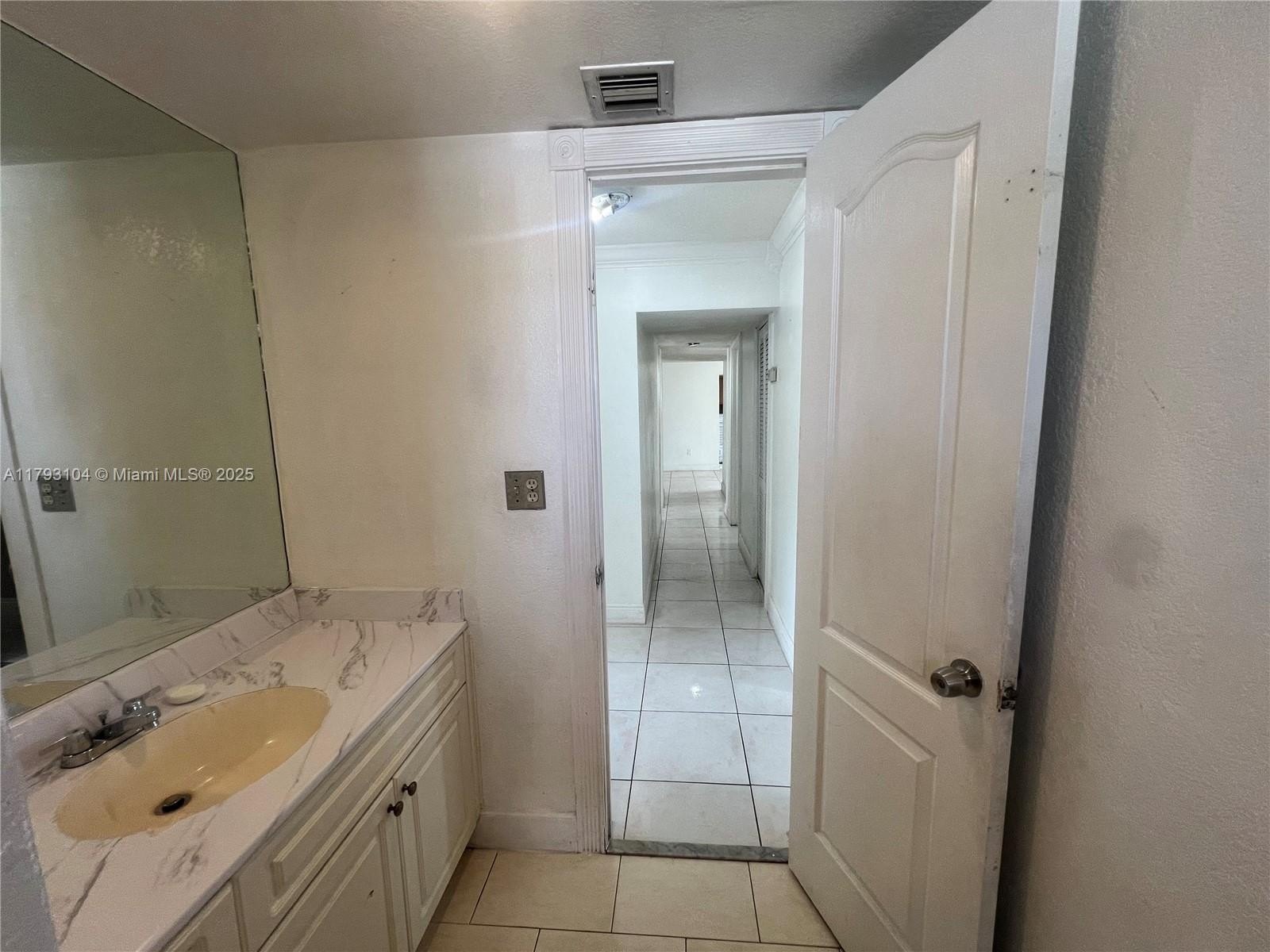 Miami, Florida, 33165, United States, 4 Bedrooms Bedrooms, ,2 BathroomsBathrooms,Residential,For Sale,1936864