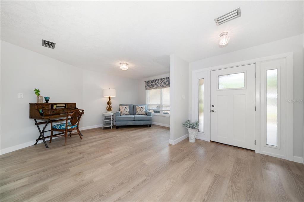 Clearwater, Florida, 33761, United States, 5 Bedrooms Bedrooms, ,3 BathroomsBathrooms,Residential,For Sale,1919685