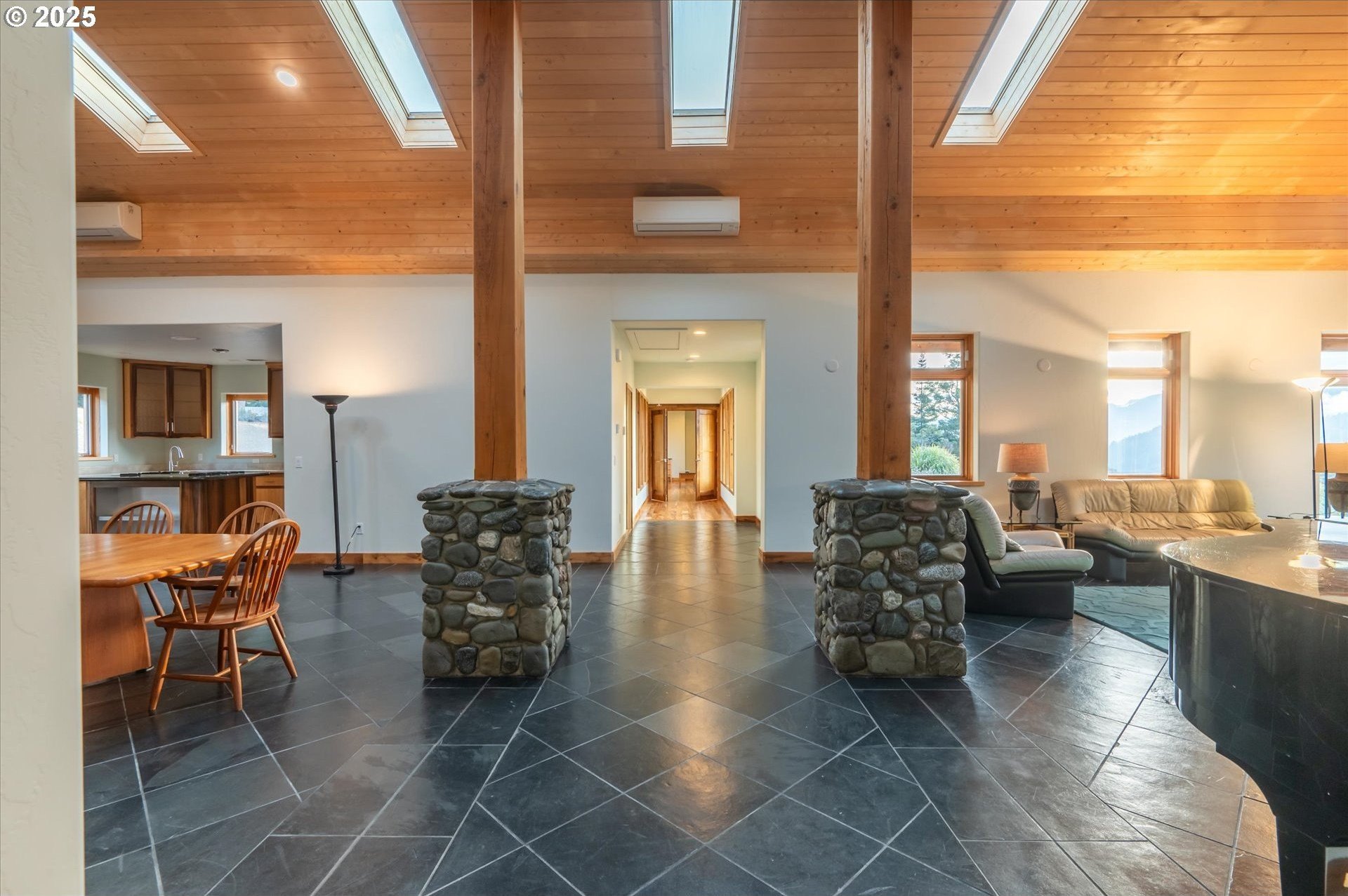 Gold Beach, Oregon, 97444, United States, 2 Bedrooms Bedrooms, ,3 BathroomsBathrooms,Residential,For Sale,1975339