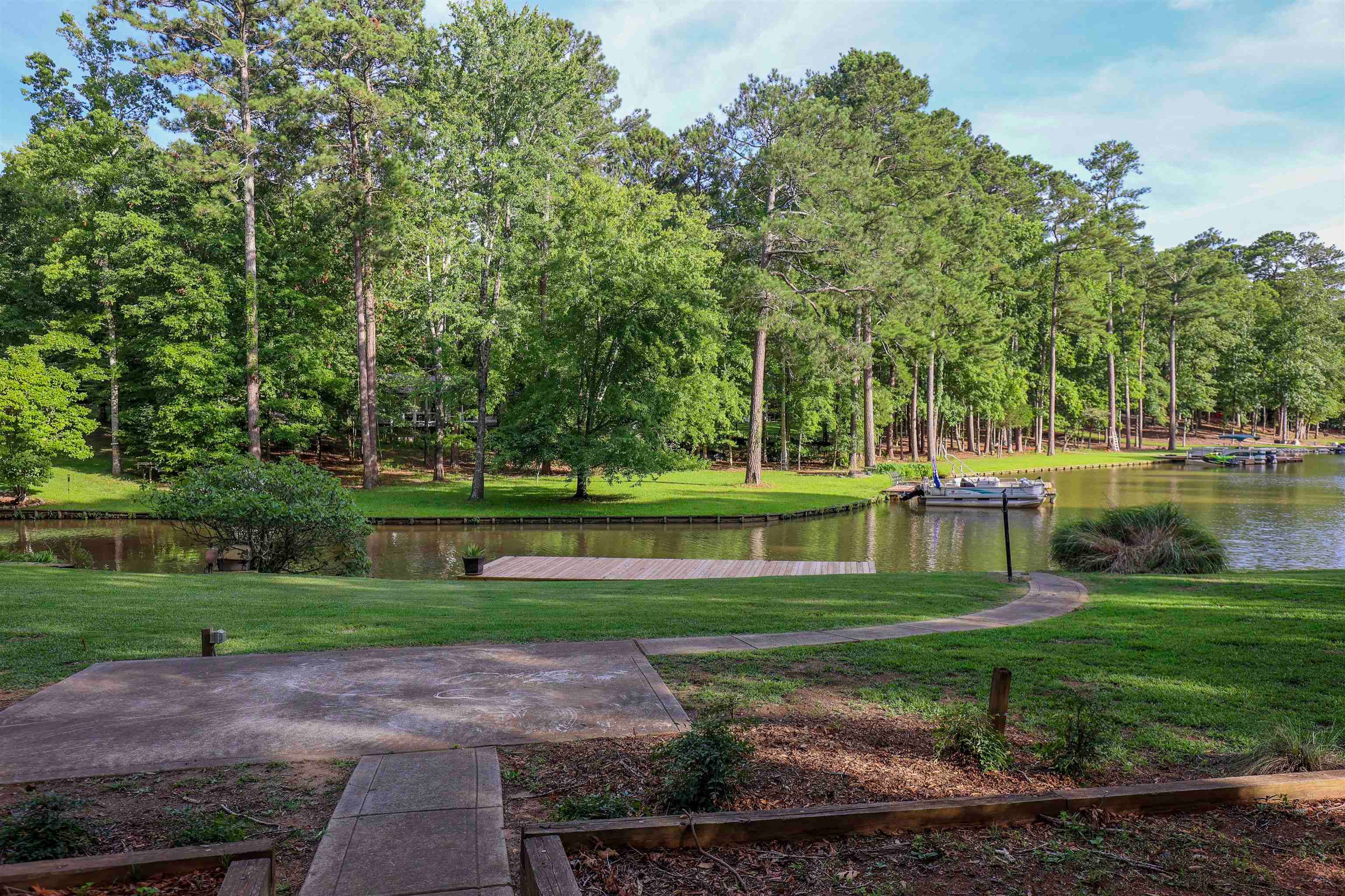 Greensboro, Georgia, 30642, United States, 5 Bedrooms Bedrooms, ,2 BathroomsBathrooms,Residential,For Sale,1907052