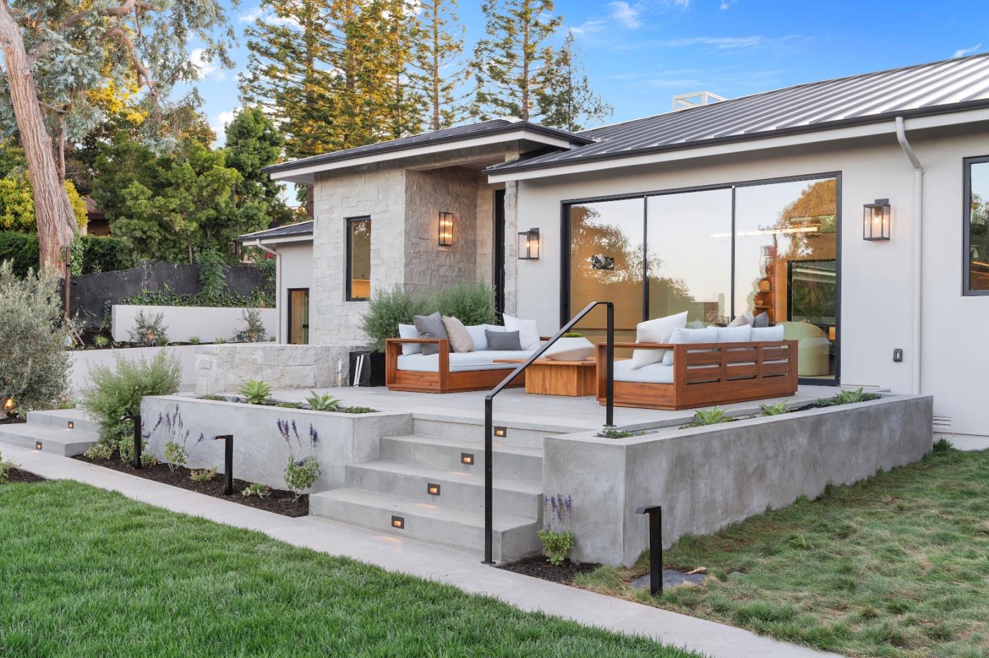 Hillsborough, California, 94010, United States, 5 Bedrooms Bedrooms, ,5 BathroomsBathrooms,Residential,For Sale,1947157