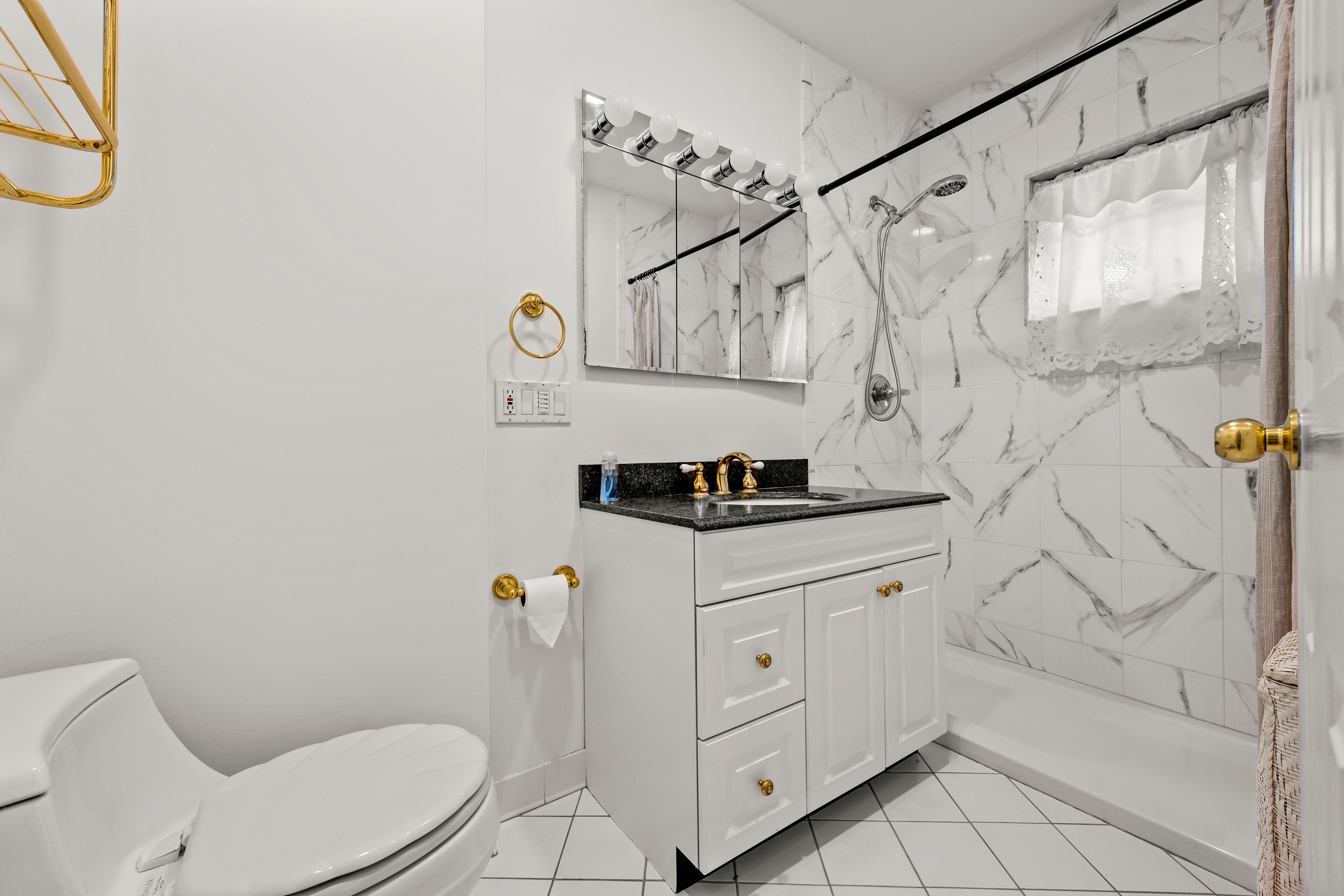  54 Edgewood Road, Port Washington, NY, 11050 - 物件實景