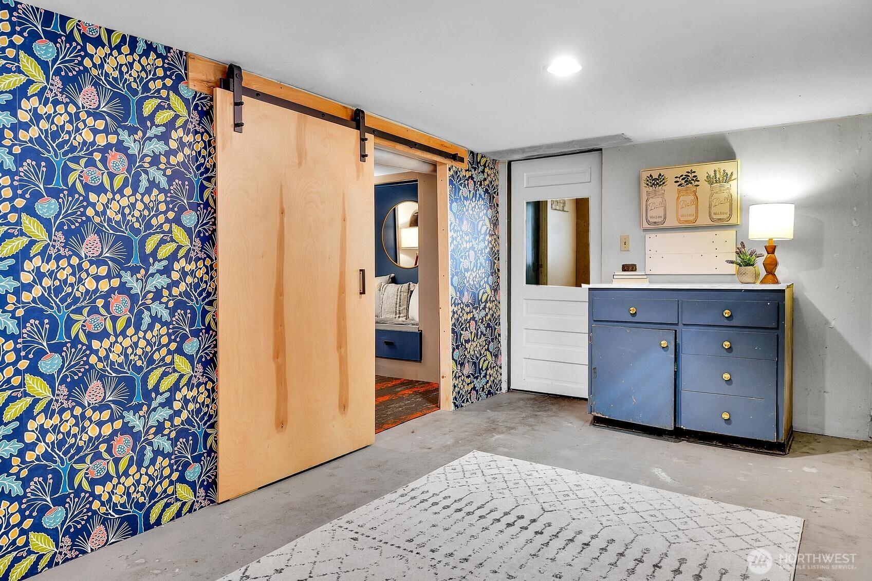 SEATTLE, Washington, 98119, United States, 2 Bedrooms Bedrooms, ,1 BathroomBathrooms,Residential,For Sale,1907615
