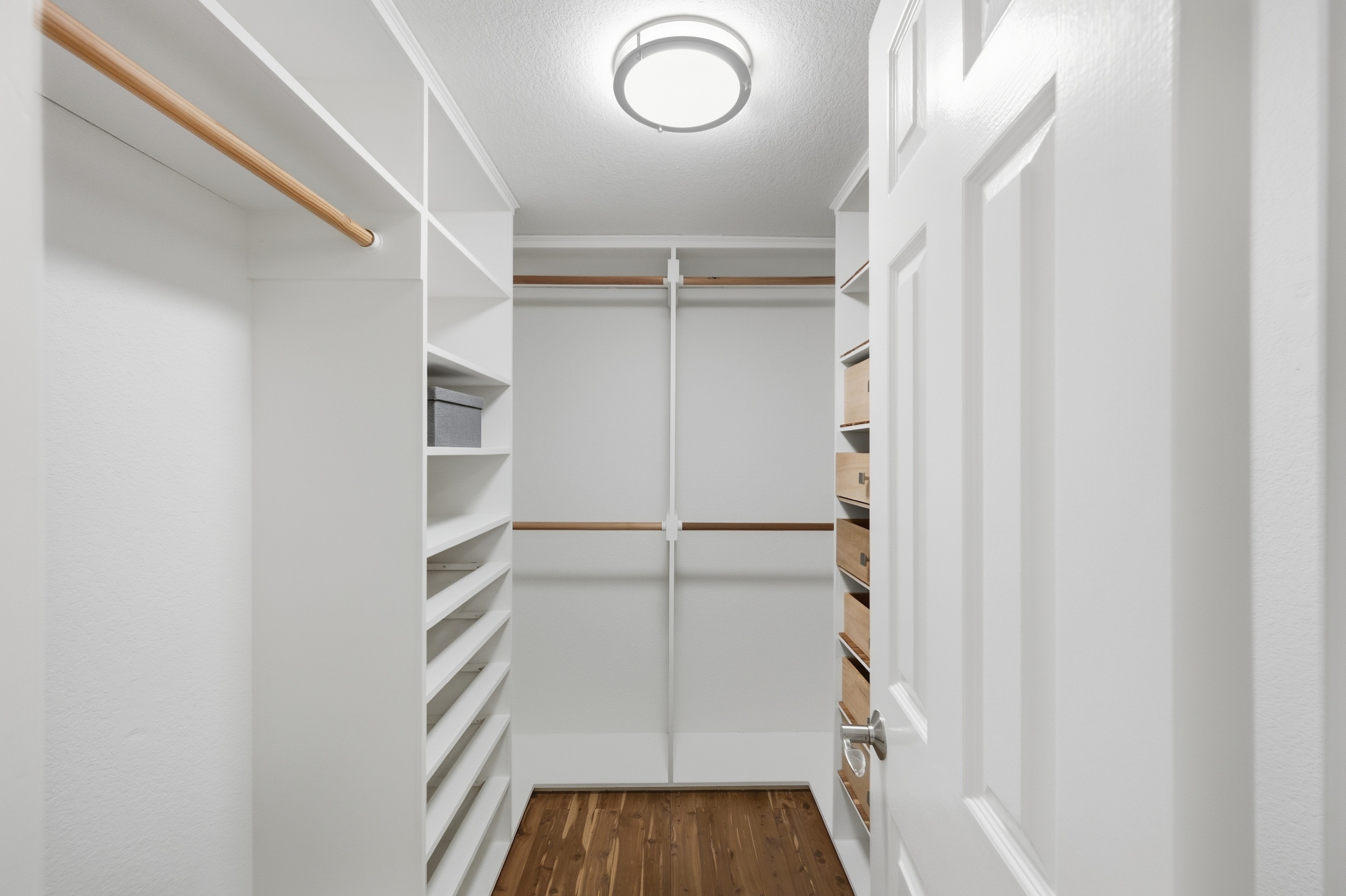  Architectural Charm Meets Turnkey Ease - 物件實景