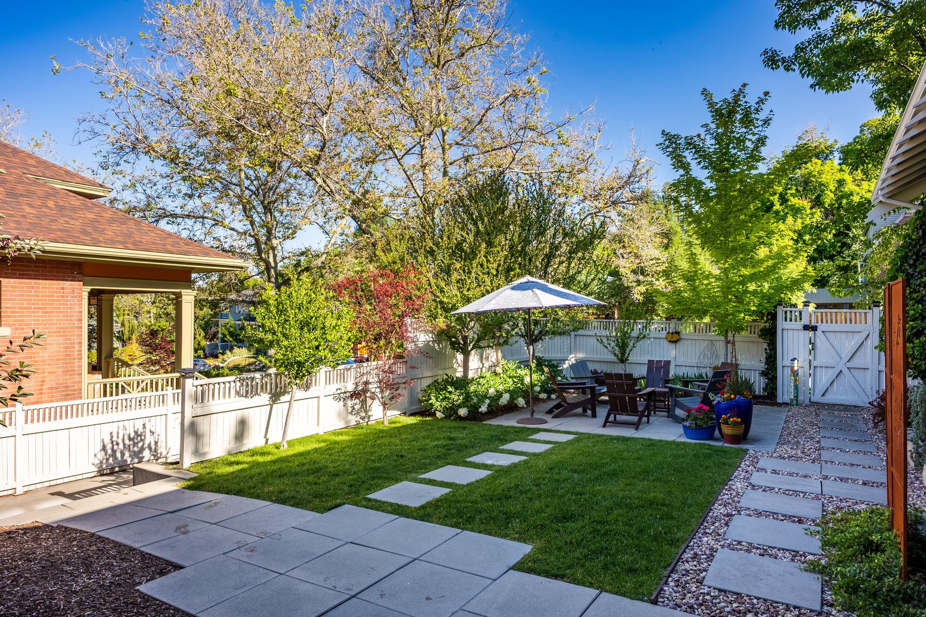  Timeless Bungalow with Enjoyable Outdoor Living - 物件實景