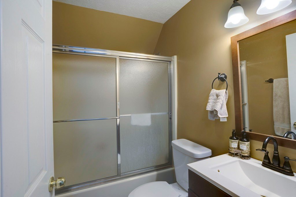 Blairsville, Georgia, 30512, United States, 3 Bedrooms Bedrooms, ,3 BathroomsBathrooms,Residential,For Sale,1889630