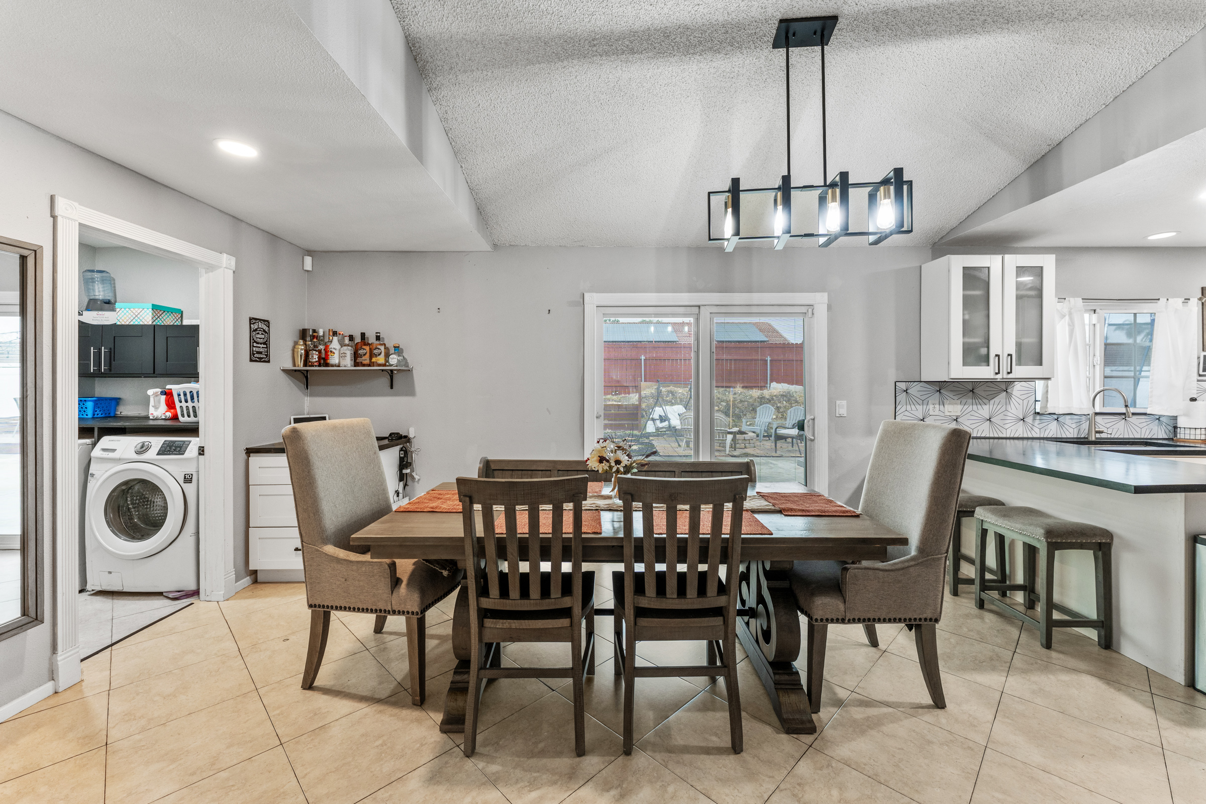 Rialto, California, 92376, United States, 4 Bedrooms Bedrooms, ,2 BathroomsBathrooms,Residential,For Sale,1994272