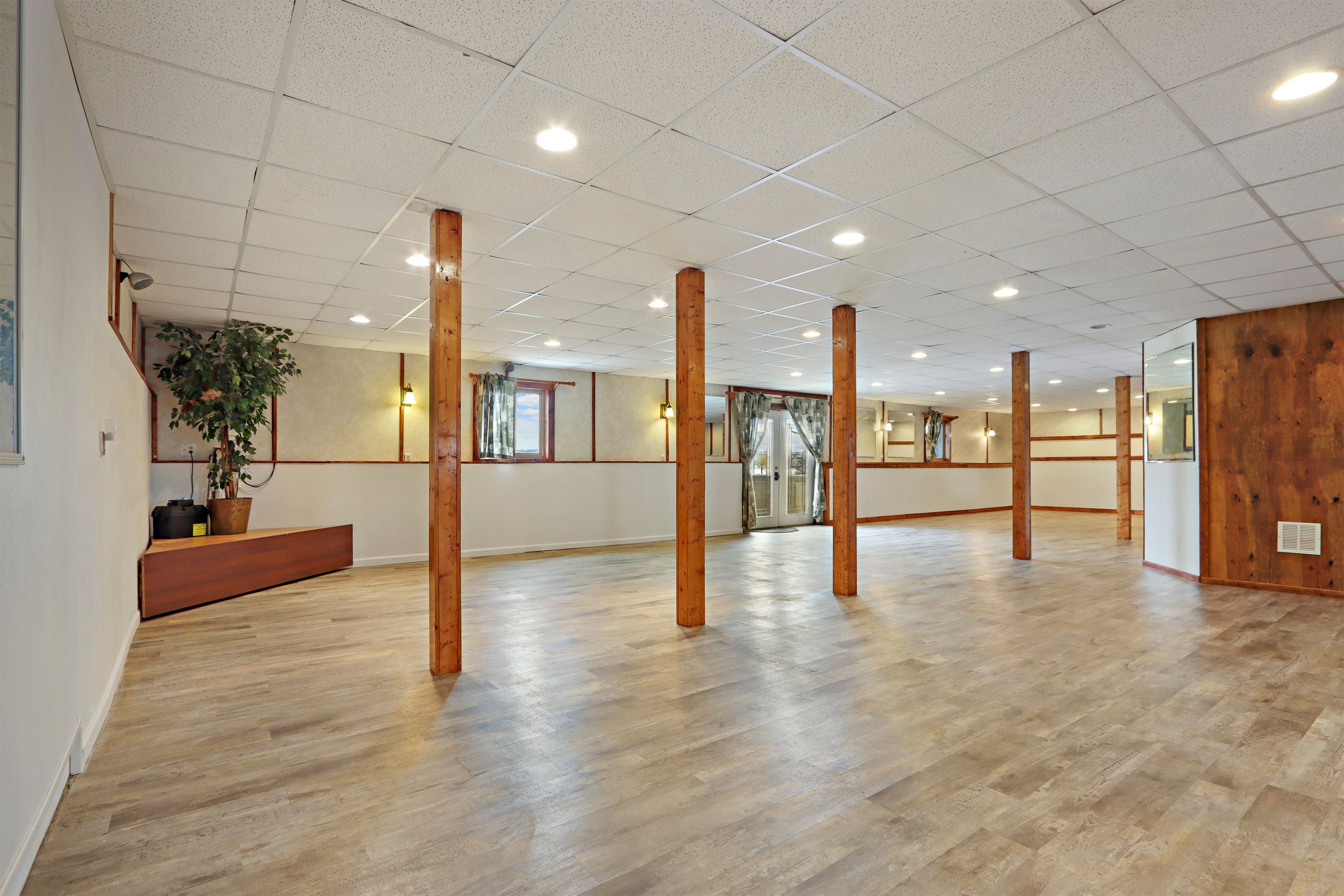  Gracious Lake Como Waterfront Retreat with Proven Rental Income - 物件實景