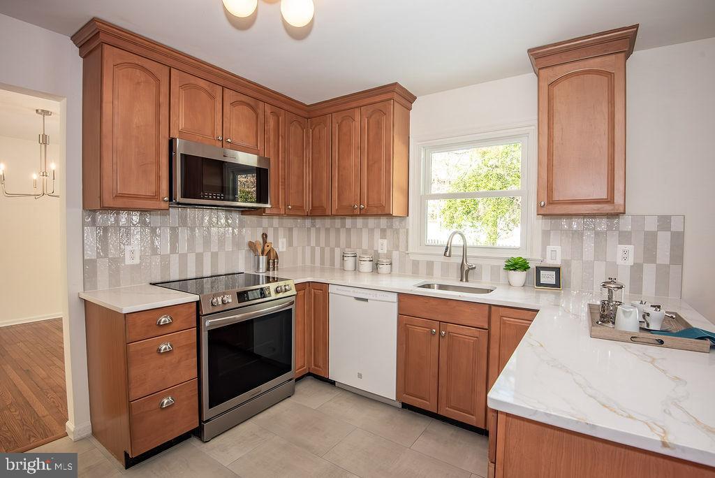 Springfield, Virginia, 22153, United States, 4 Bedrooms Bedrooms, ,3 BathroomsBathrooms,Residential,For Sale,2015320