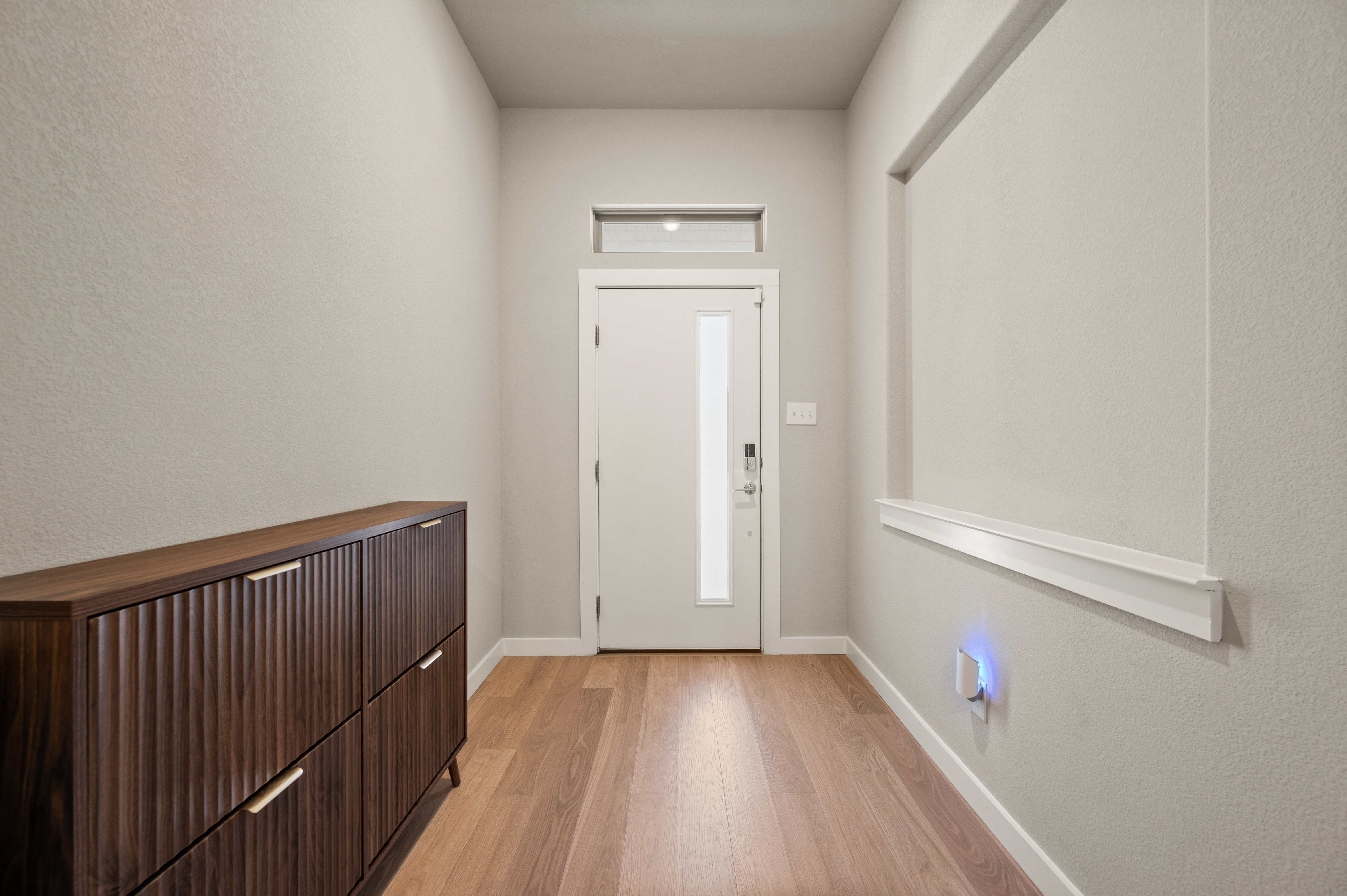  Newer Construction with an Established Feel - 物件實景