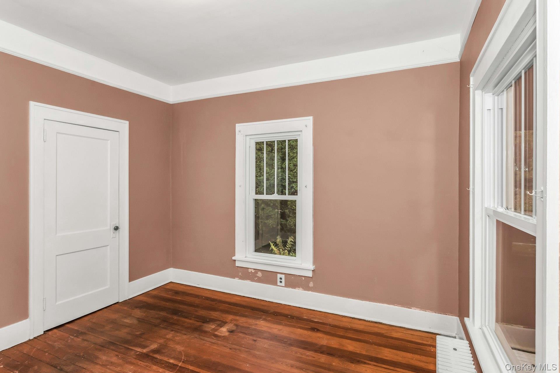 Northport, New York, 11768, United States, 2 Bedrooms Bedrooms, ,1 BathroomBathrooms,Residential,For Sale,1987614