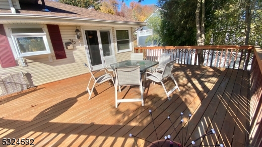 Cedar Grove, New Jersey, 07009, United States, 3 Bedrooms Bedrooms, ,2 BathroomsBathrooms,Residential,For Sale,1983593