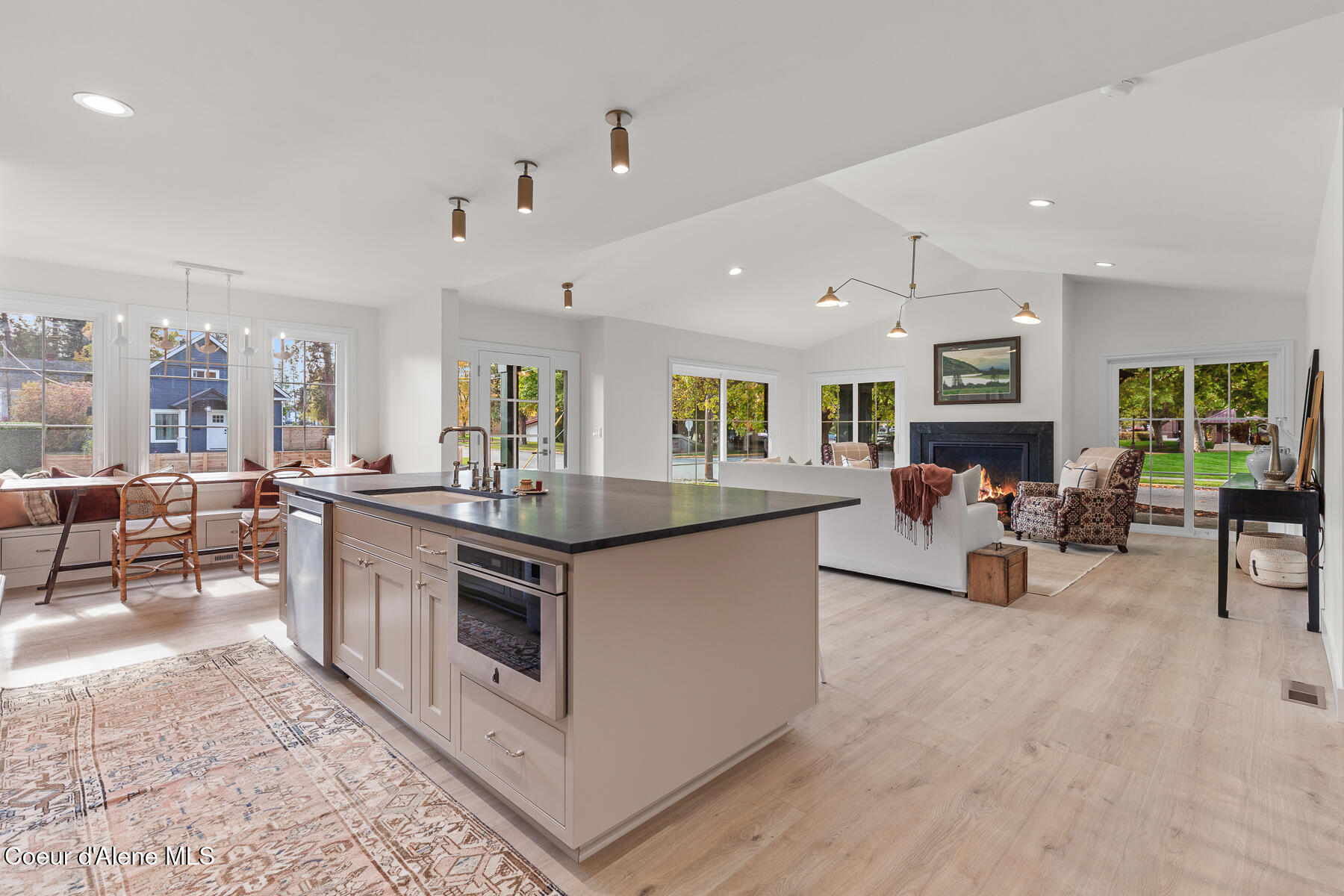 Coeur d'Alene, Idaho, 83814, United States, 4 Bedrooms Bedrooms, ,3 BathroomsBathrooms,Residential,For Sale,1977806