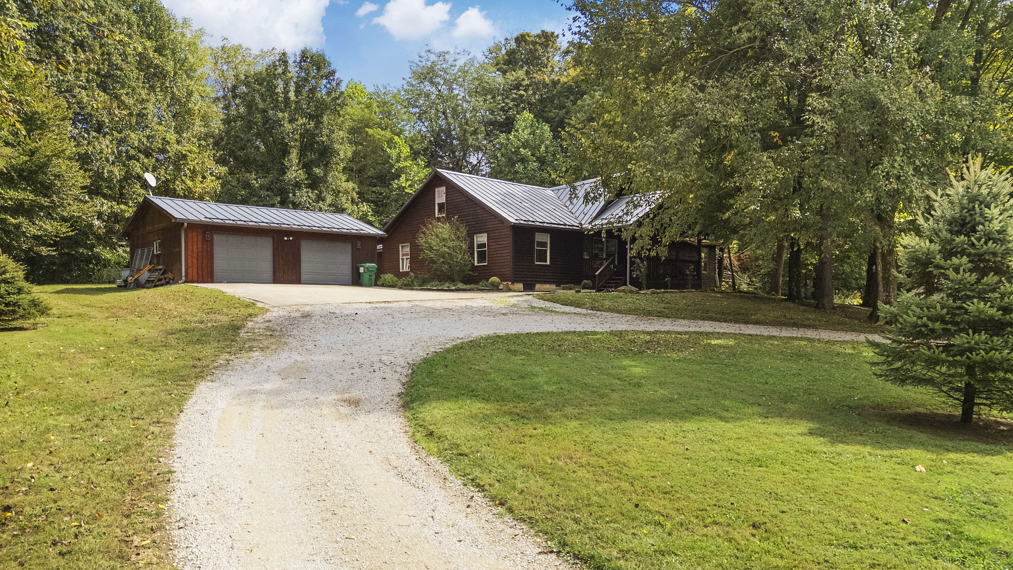 Bloomfield, Indiana, 47424, United States, 3 Bedrooms Bedrooms, ,2 BathroomsBathrooms,Residential,For Sale,1976098