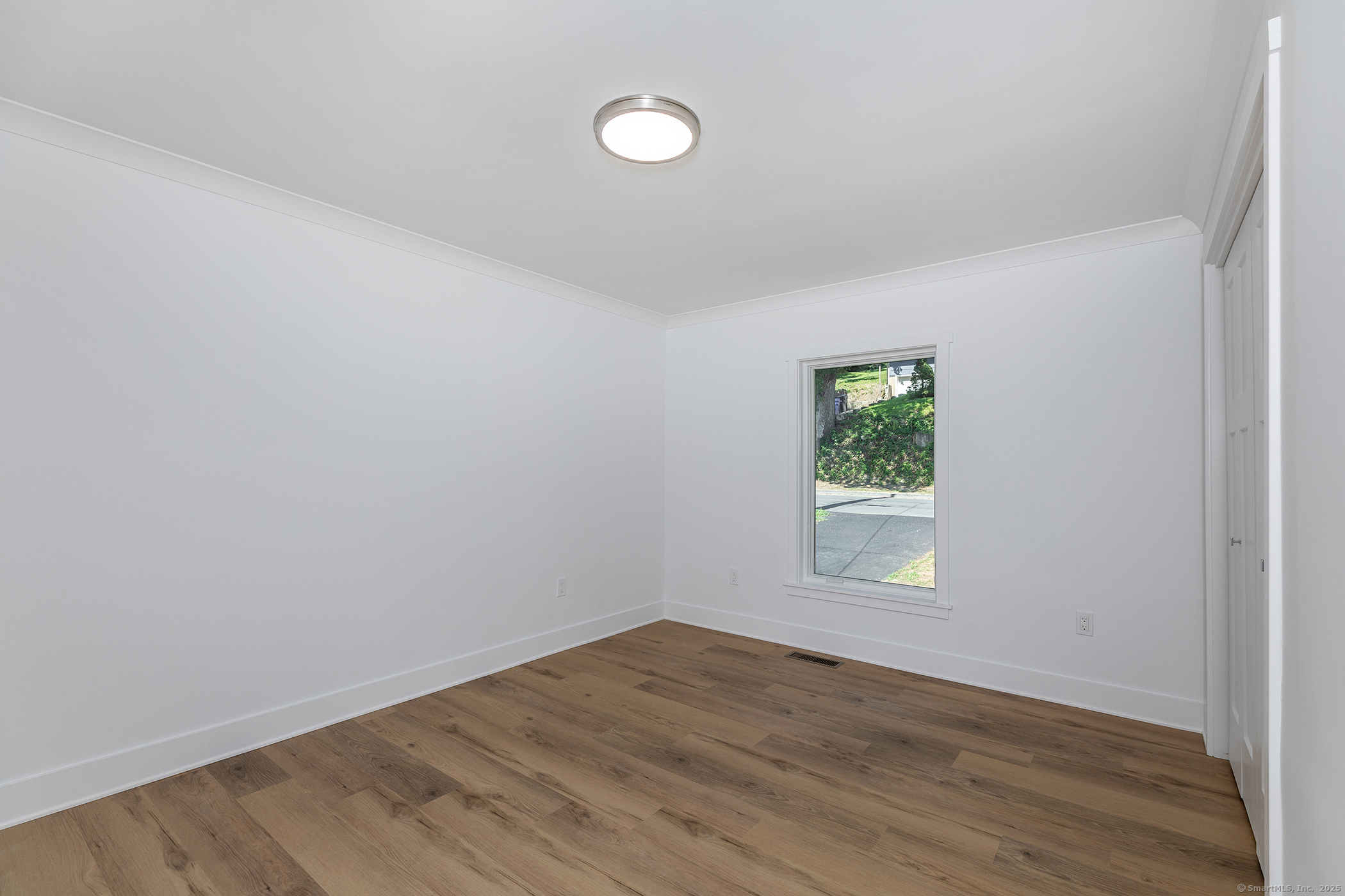 Brookfield, Connecticut, 06804, United States, 3 Bedrooms Bedrooms, ,2 BathroomsBathrooms,Residential,For Sale,1911070