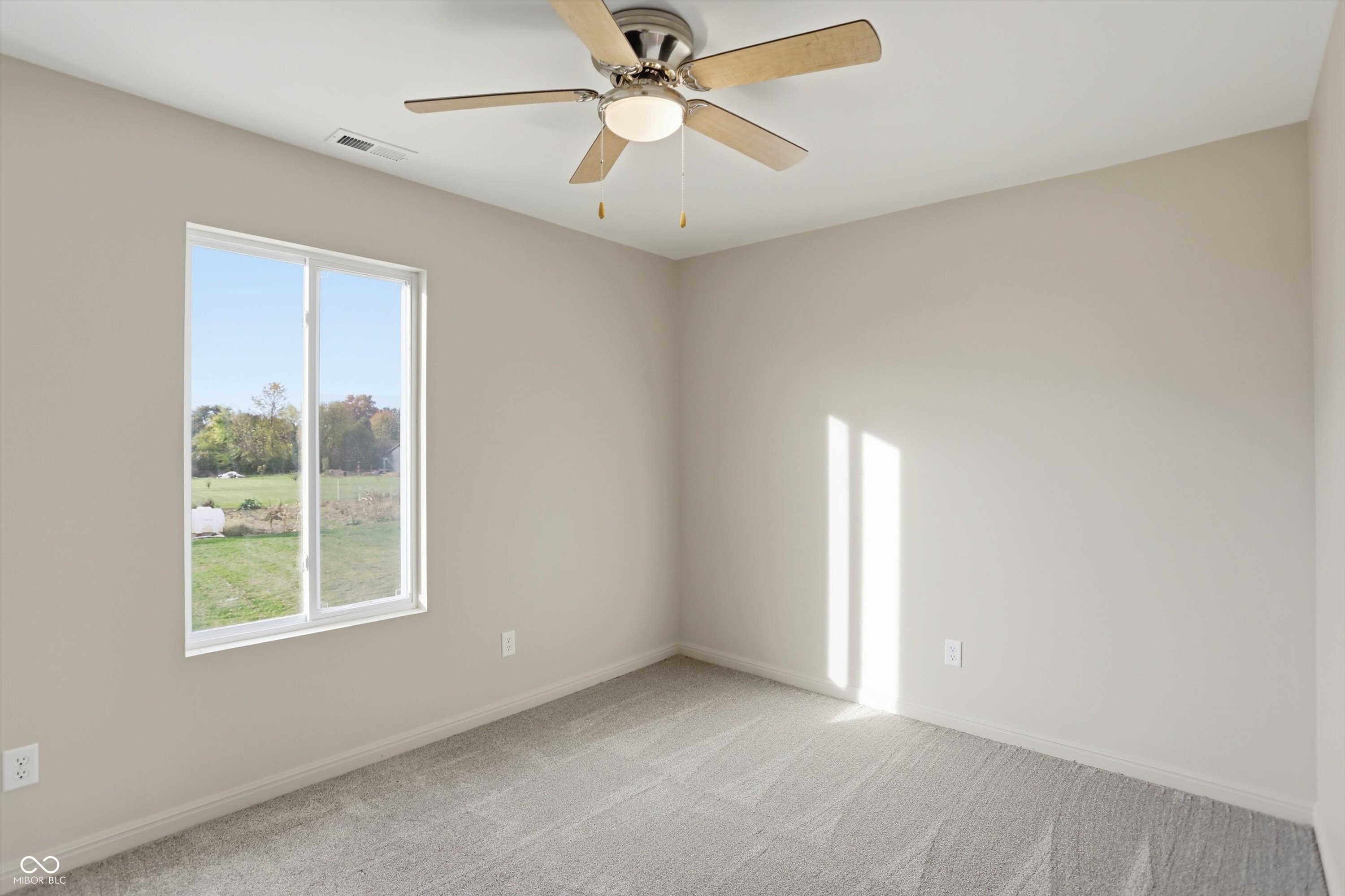 Whiteland, Indiana, 46184, United States, 3 Bedrooms Bedrooms, ,4 BathroomsBathrooms,Residential,For Sale,1978887