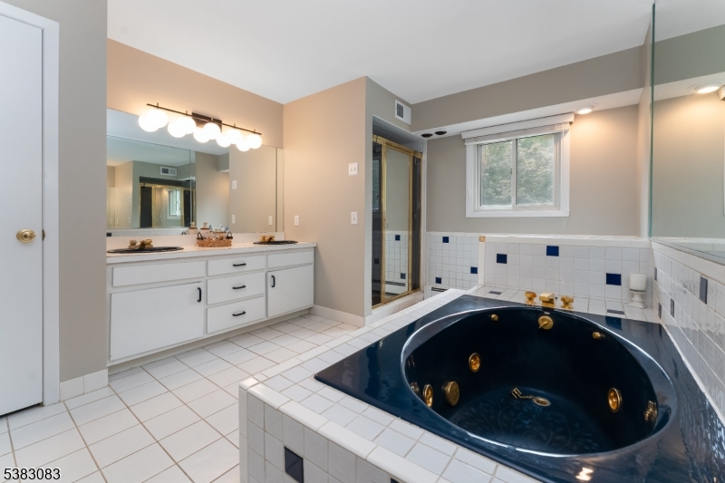 Washington Twp., New Jersey, 07830, United States, 4 Bedrooms Bedrooms, ,4 BathroomsBathrooms,Residential,For Sale,1950864