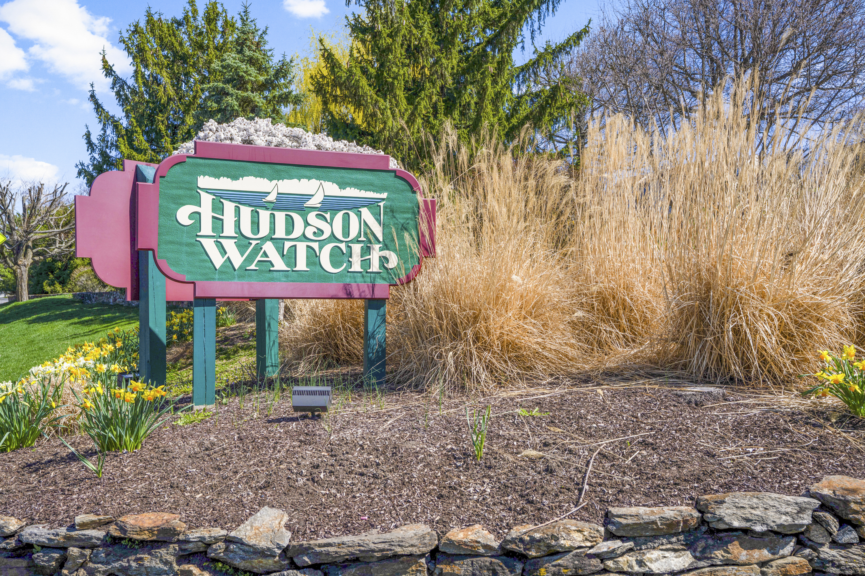  Water Views in Hudson Watch - 物件實景