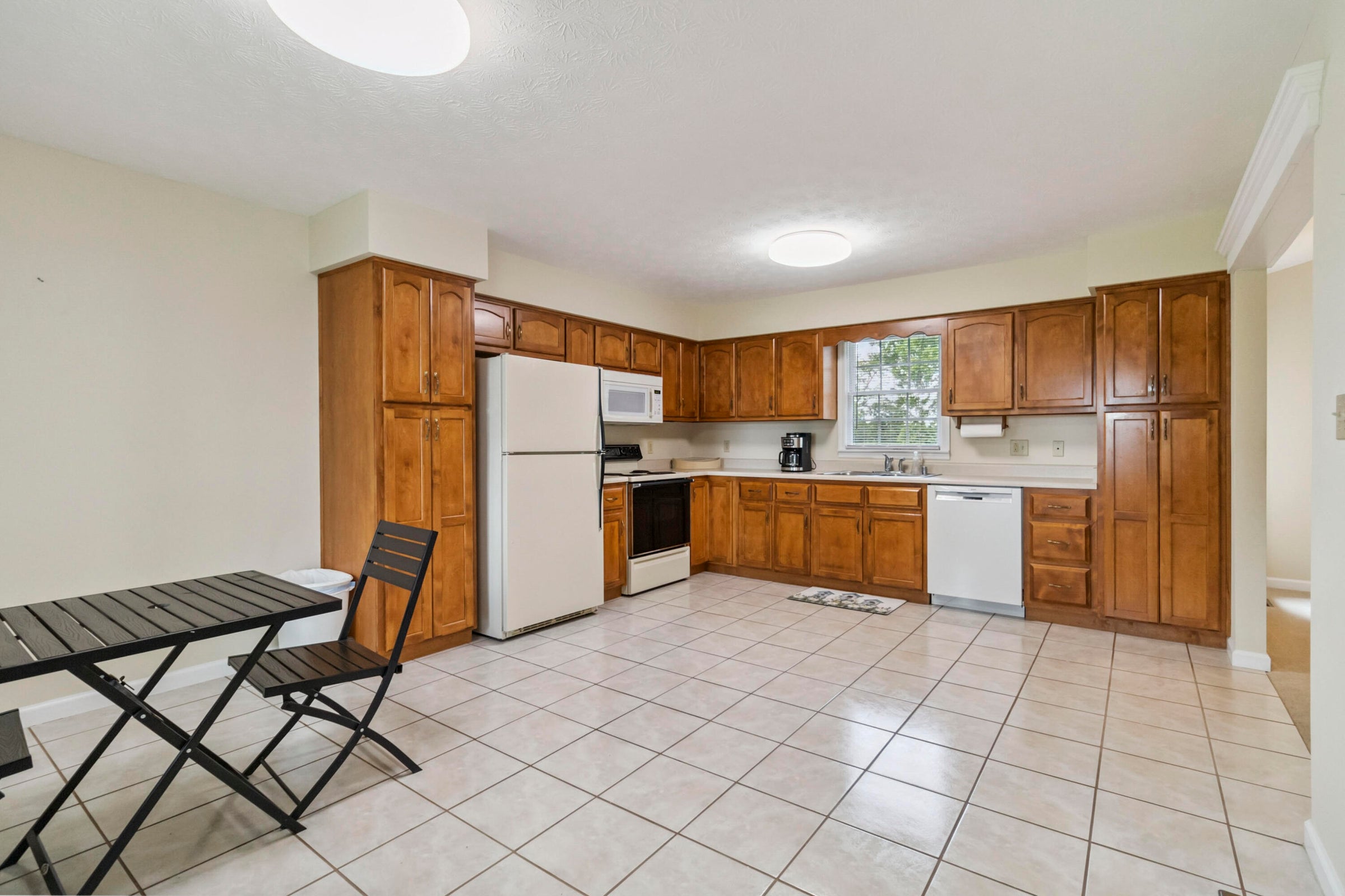 Richmond, Kentucky, 40475, United States, 3 Bedrooms Bedrooms, ,2 BathroomsBathrooms,Residential,For Sale,1977095