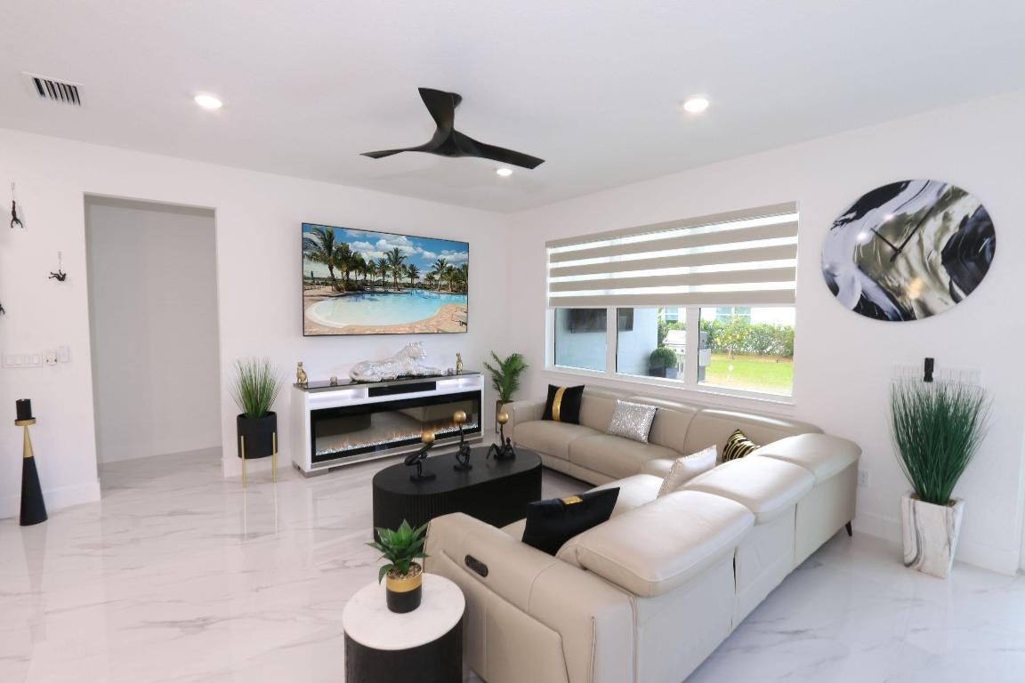 Port St Lucie, Florida, 34987, United States, 2 Bedrooms Bedrooms, ,2 BathroomsBathrooms,Residential,For Sale,2008959