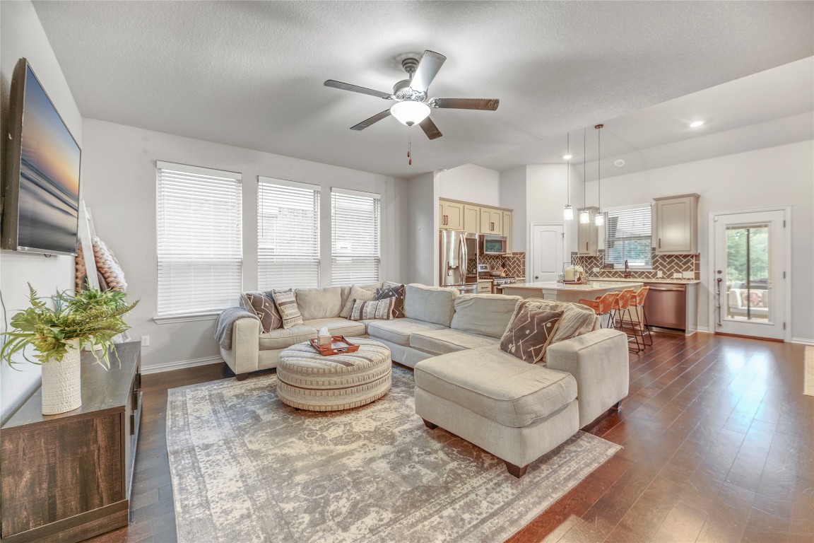 Manchaca, Texas, 78652, United States, 5 Bedrooms Bedrooms, ,3 BathroomsBathrooms,Residential,For Sale,1926178