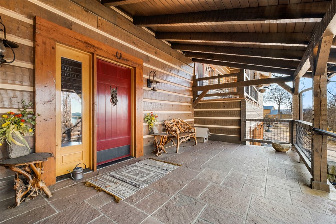 Eureka Springs, Arkansas, 72631, United States, ,Residential,For Sale,1837685