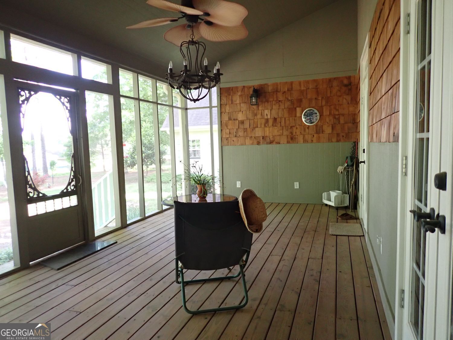 Barnesville, Georgia, 30204, United States, 2 Bedrooms Bedrooms, ,3 BathroomsBathrooms,Residential,For Sale,1910372