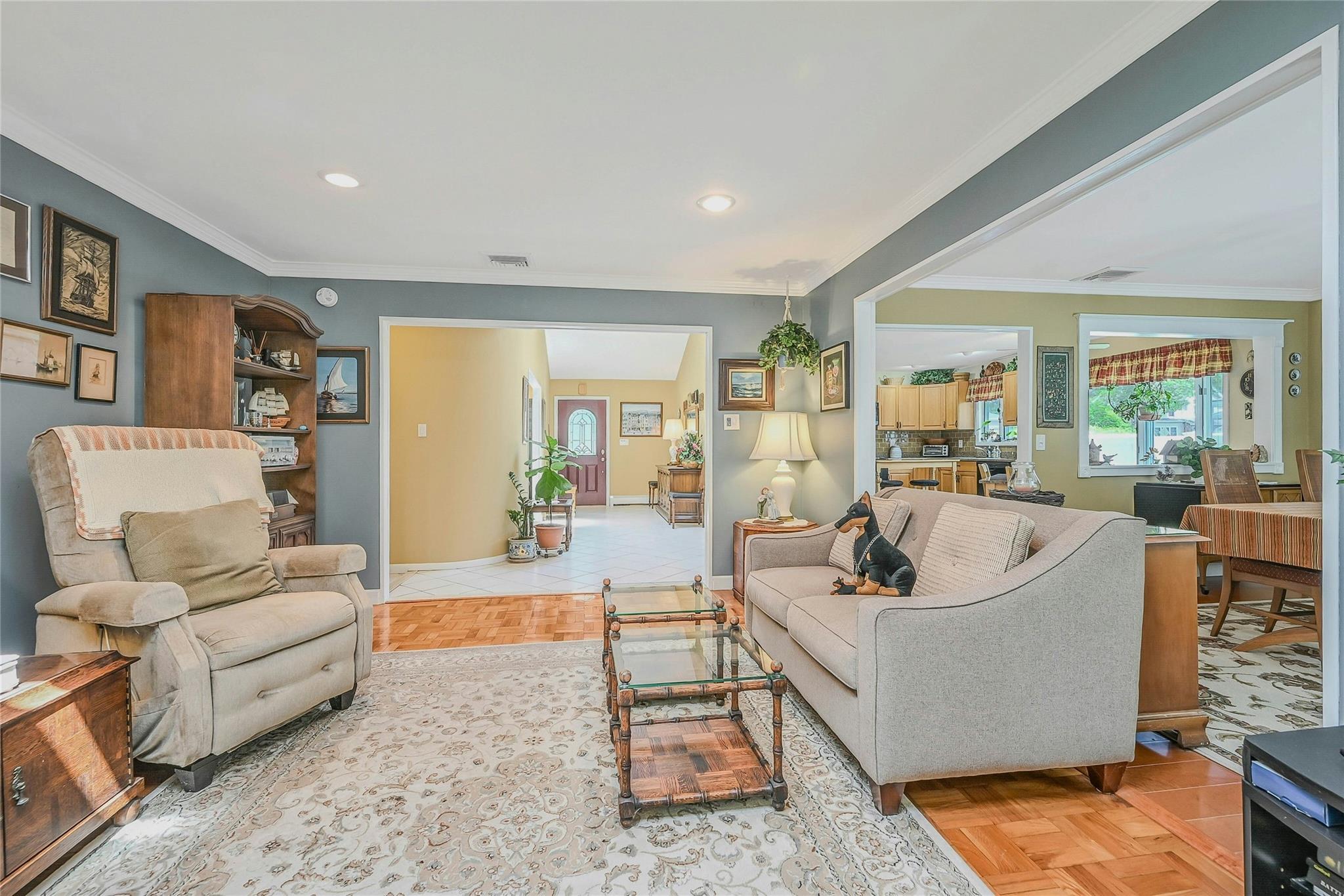 Sayville, New York, 11782, United States, 3 Bedrooms Bedrooms, ,2 BathroomsBathrooms,Residential,For Sale,1892775