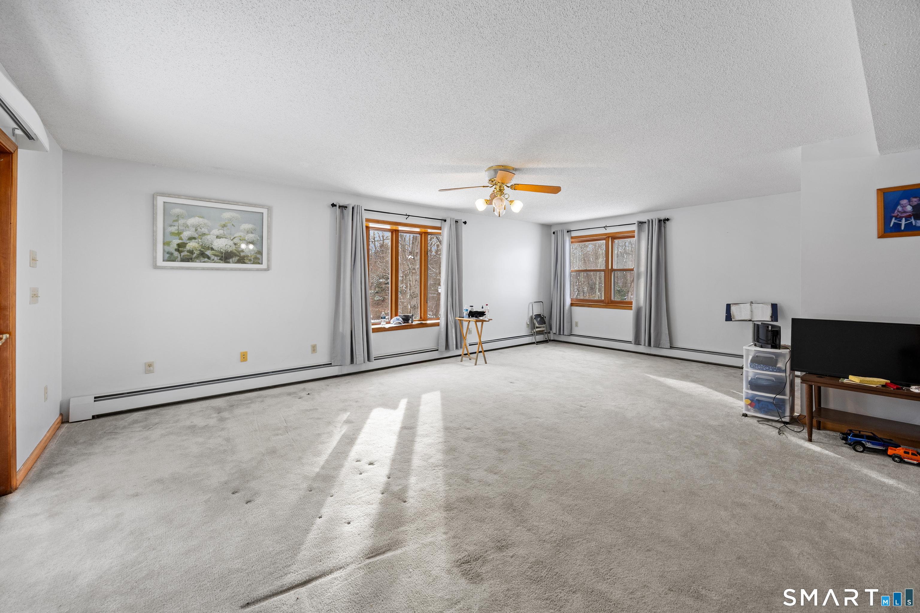 Southington, Connecticut, 06489, United States, 5 Bedrooms Bedrooms, ,3 BathroomsBathrooms,Residential,For Sale,2007439