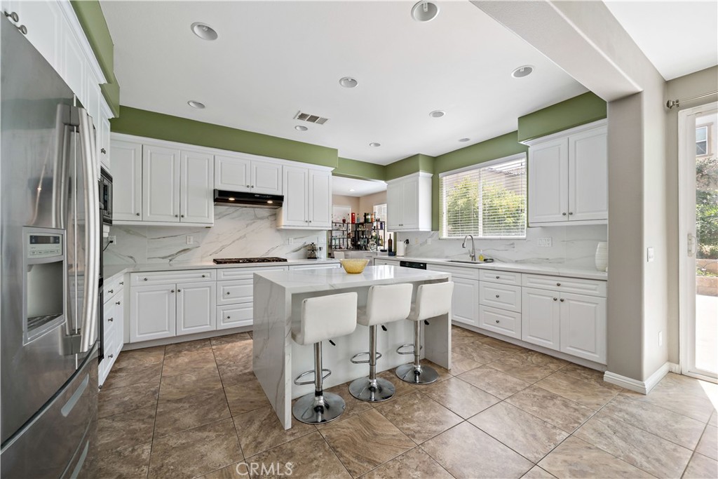 Lake Elsinore, California, 92530, United States, 5 Bedrooms Bedrooms, ,3 BathroomsBathrooms,Residential,For Sale,1881678
