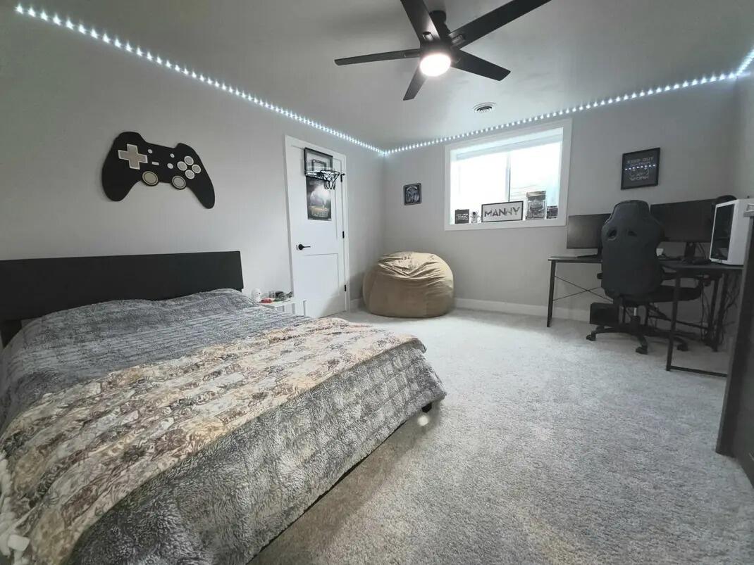 Manitowoc, Wisconsin, 54220, United States, 5 Bedrooms Bedrooms, ,3 BathroomsBathrooms,Residential,For Sale,1950077
