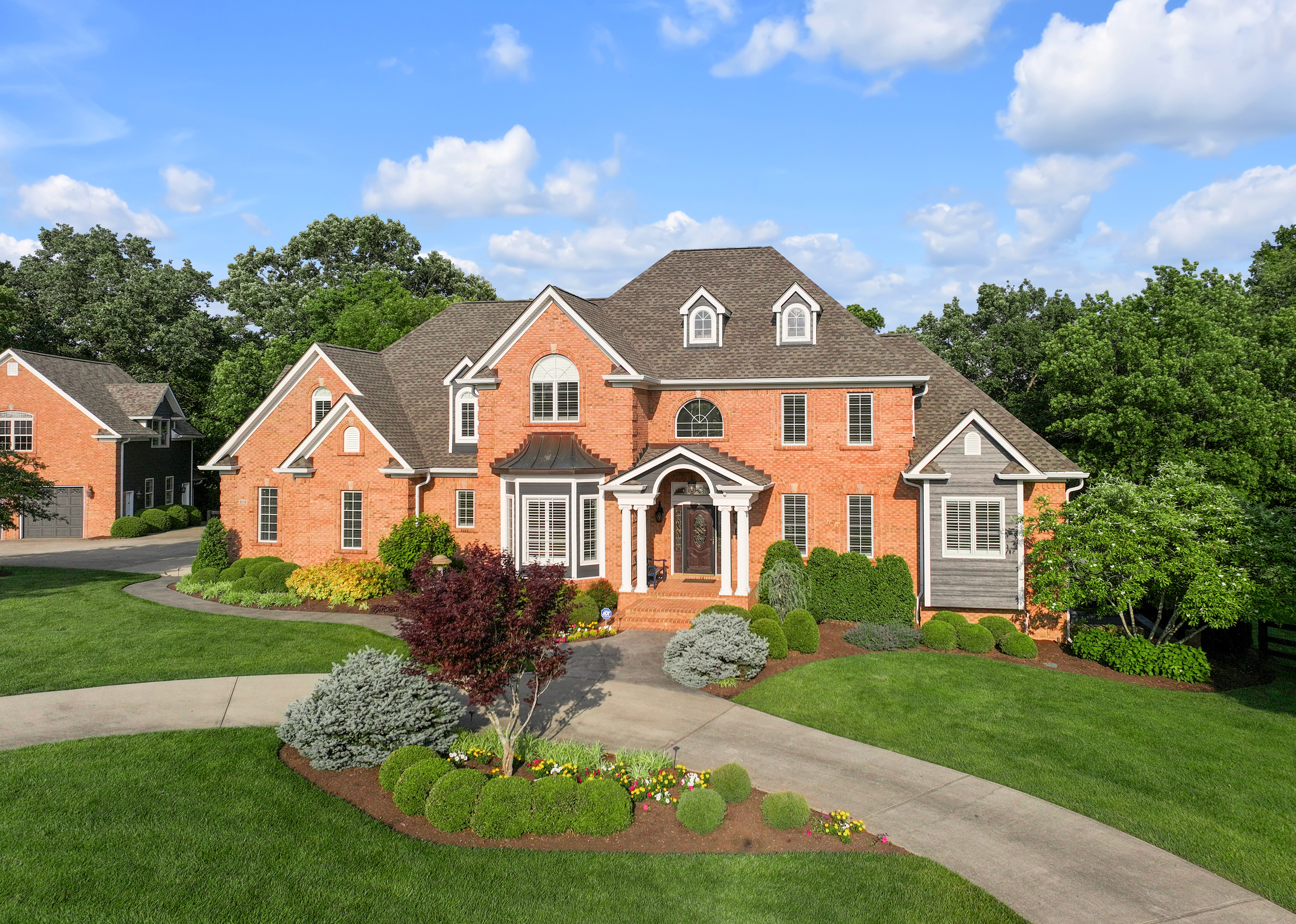  315 Whispering Brook Drive - 物件實景