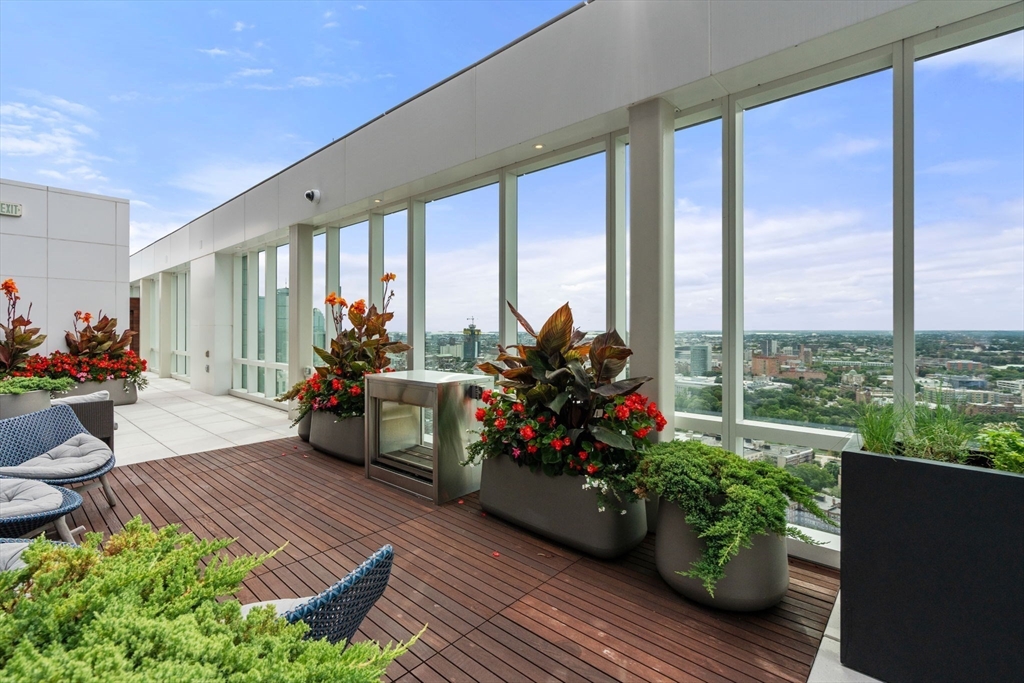 Boston, Massachusetts, 02215, United States, 2 Bedrooms Bedrooms, ,2 BathroomsBathrooms,Residential,For Sale,1941933