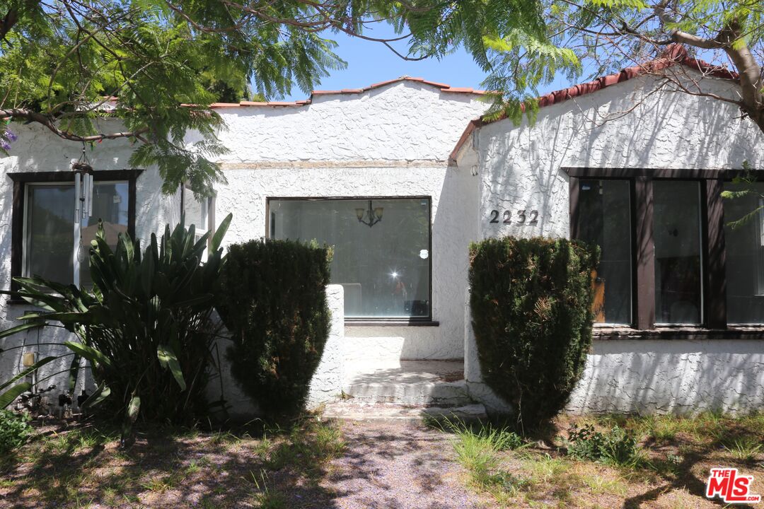 Ridgeley Dr, Los Angeles, CA 90016