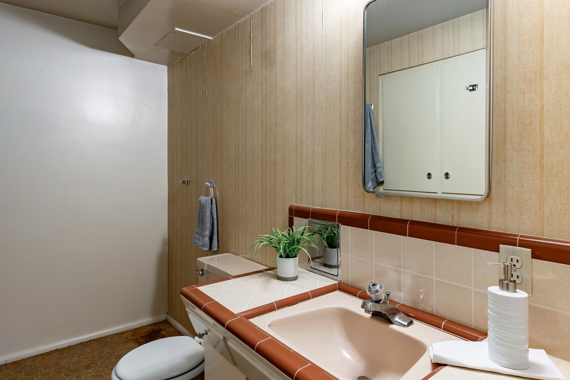  Solid Olympus Cove 2 Story With Mountain and Valley Views - 物件實景