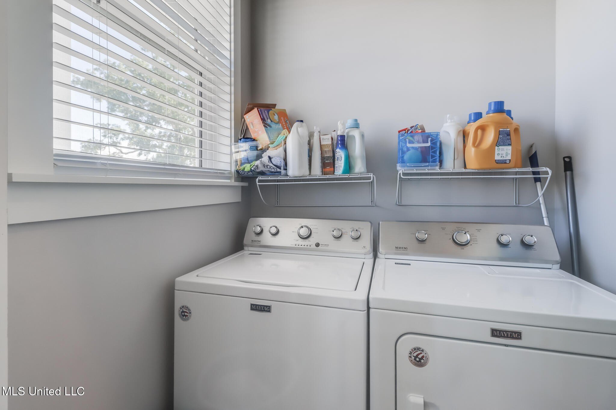 Gulfport, Mississippi, 39501, United States, 5 Bedrooms Bedrooms, ,4 BathroomsBathrooms,Residential,For Sale,1983145