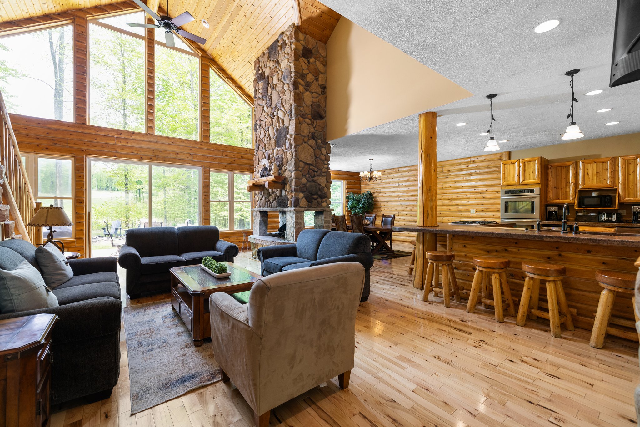 Bellaire, Michigan, 49615, United States, 5 Bedrooms Bedrooms, ,4 BathroomsBathrooms,Residential,For Sale,1826987