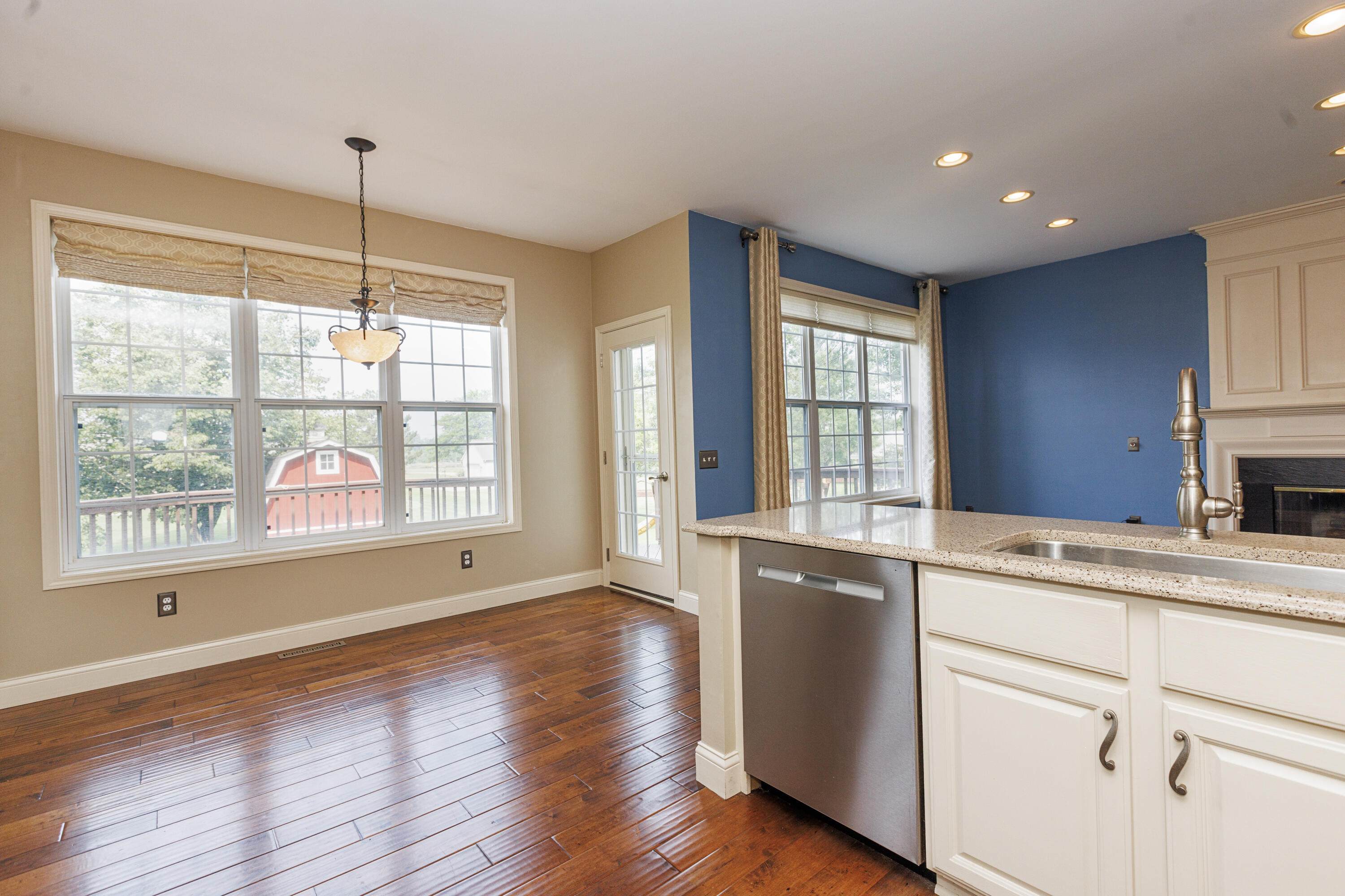 Franklin, Wisconsin, 53132, United States, 4 Bedrooms Bedrooms, ,4 BathroomsBathrooms,Residential,For Sale,1924268