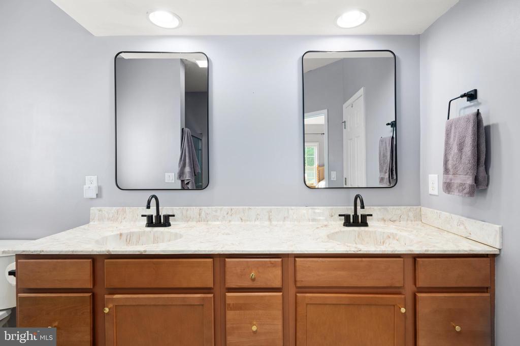 Milton, Delaware, 19968, United States, 4 Bedrooms Bedrooms, ,3 BathroomsBathrooms,Residential,For Sale,1804987