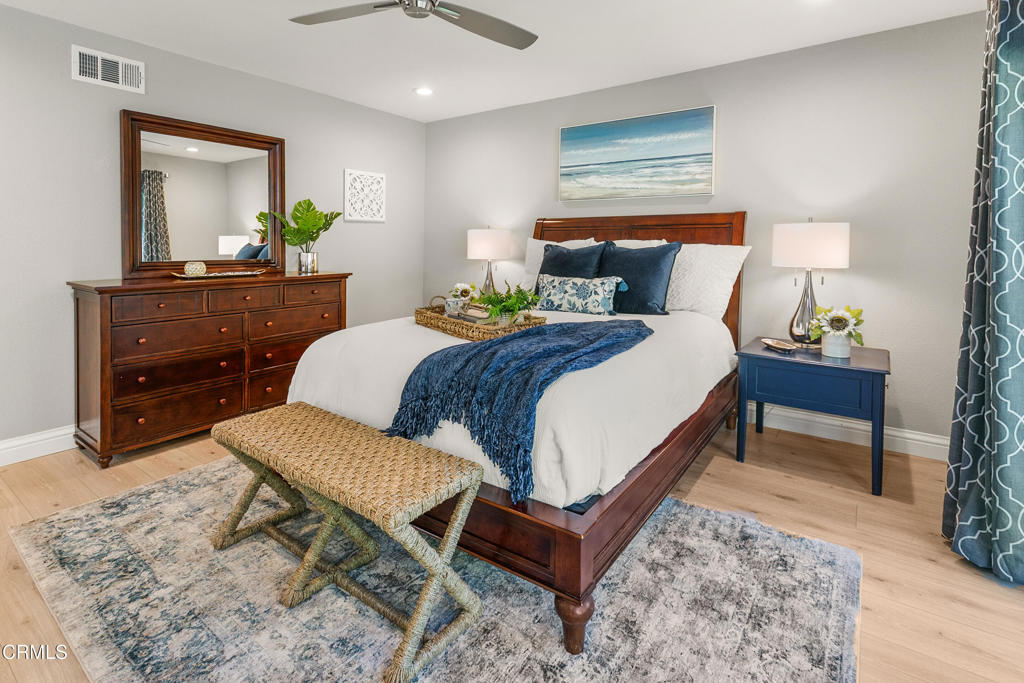 Thousand Oaks, California, 91362, United States, 4 Bedrooms Bedrooms, ,2 BathroomsBathrooms,Residential,For Sale,1988089