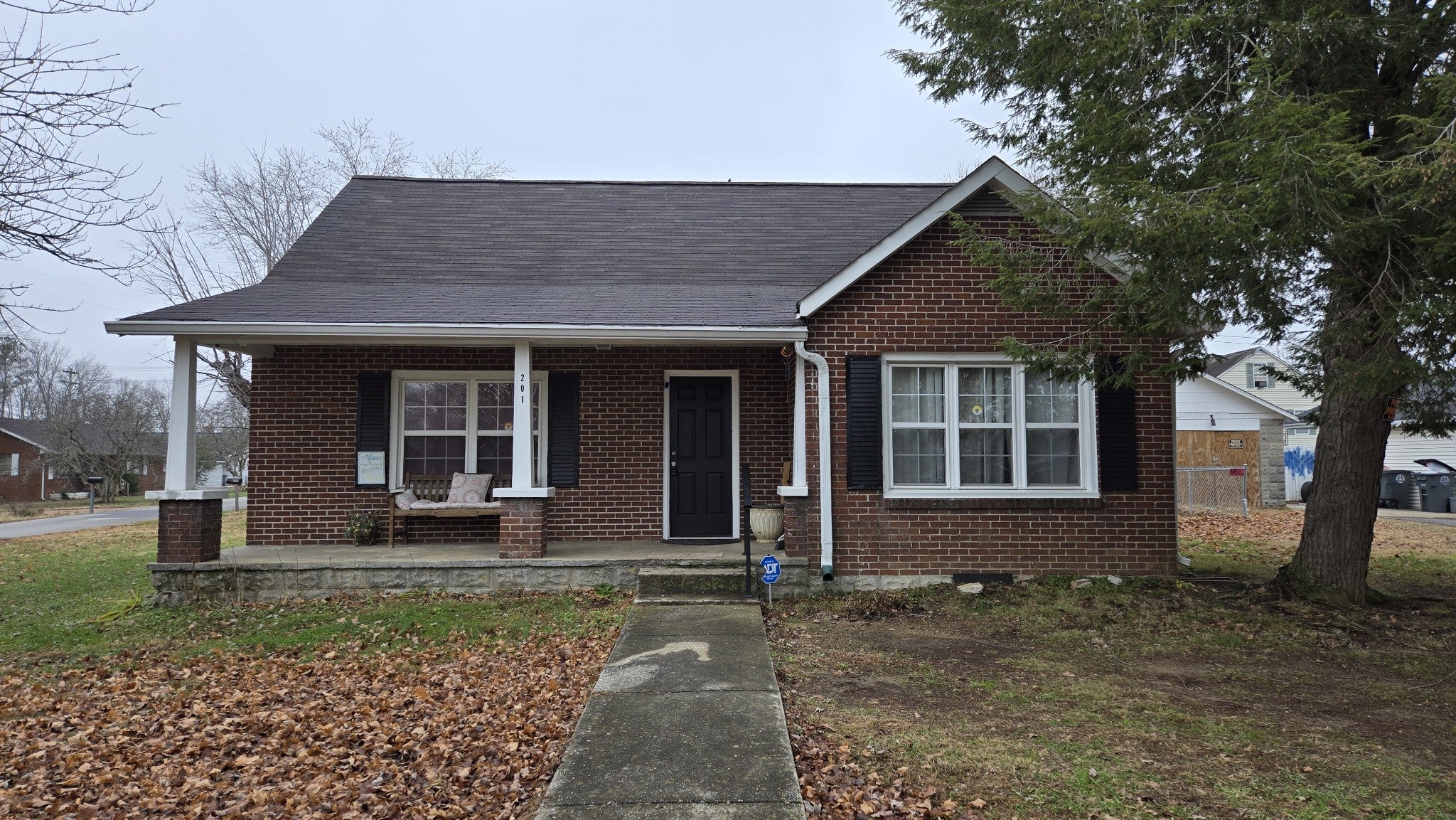 Walton Ave, Lafayette, TN 37083