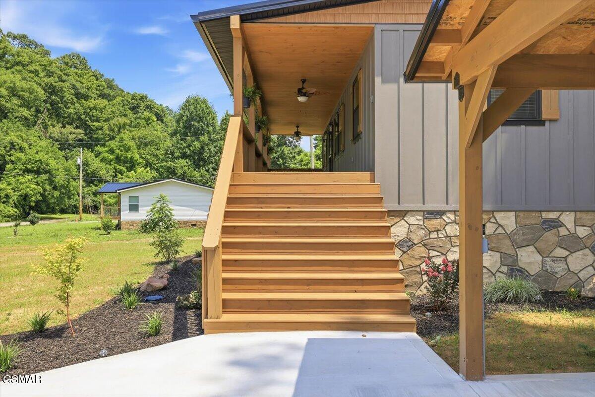 Newport, Tennessee, 37821, United States, 2 Bedrooms Bedrooms, ,2 BathroomsBathrooms,Residential,For Sale,2031504