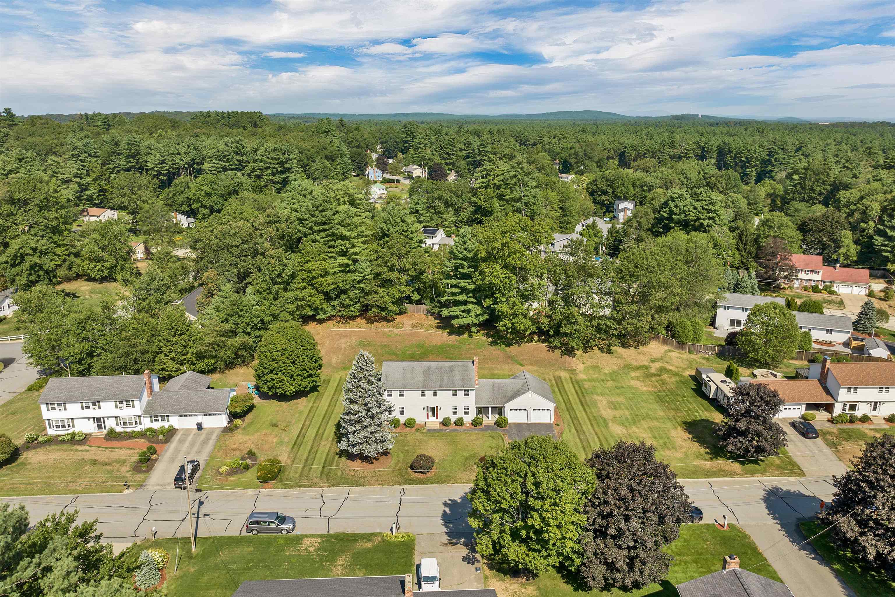 Nashua, New Hampshire, 03064, United States, 4 Bedrooms Bedrooms, ,3 BathroomsBathrooms,Residential,For Sale,1925395