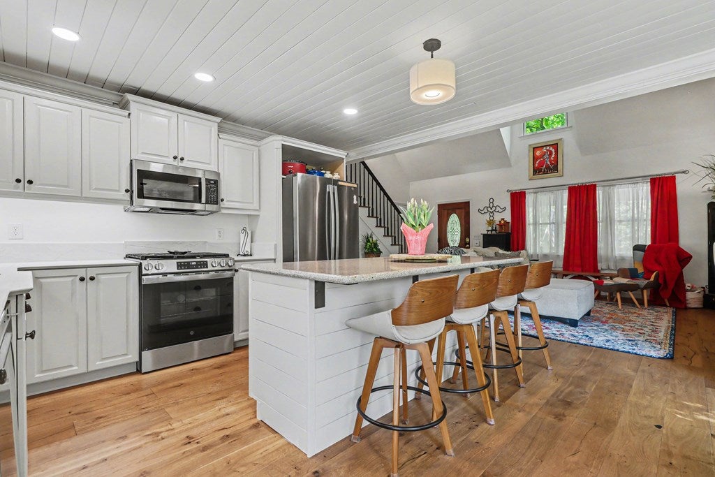 Ellijay, Georgia, 30540, United States, 3 Bedrooms Bedrooms, ,4 BathroomsBathrooms,Residential,For Sale,2044950