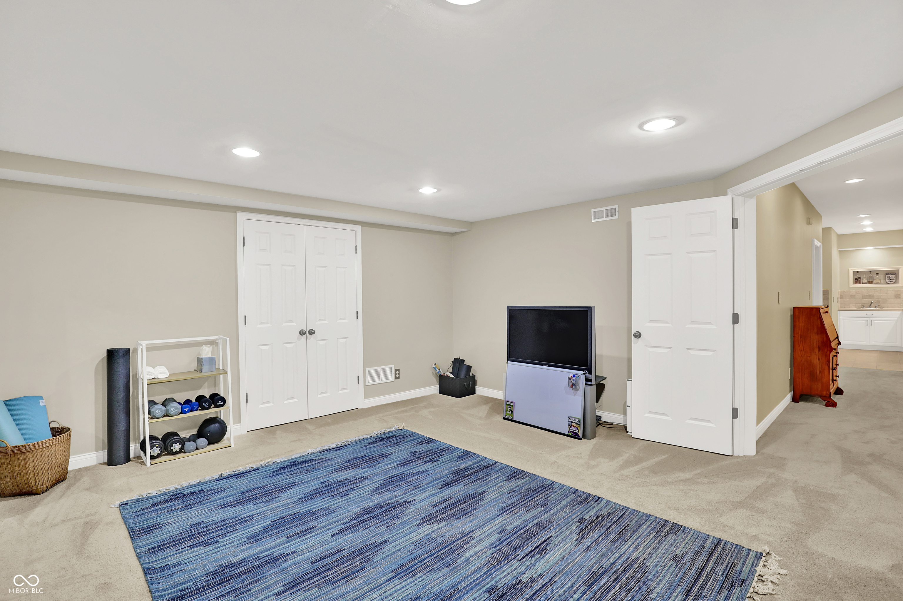 Zionsville, Indiana, 46077, United States, 5 Bedrooms Bedrooms, ,5 BathroomsBathrooms,Residential,For Sale,1978641