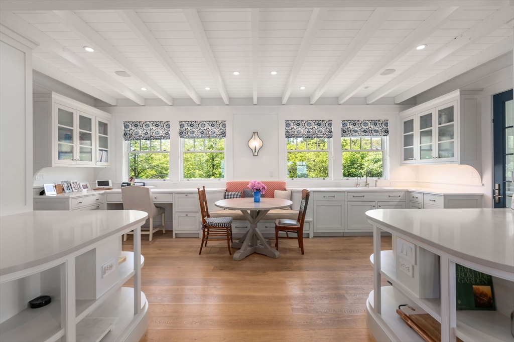 Oak Bluffs, Massachusetts, 02557, United States, 8 Bedrooms Bedrooms, ,9 BathroomsBathrooms,Residential,For Sale,1848541