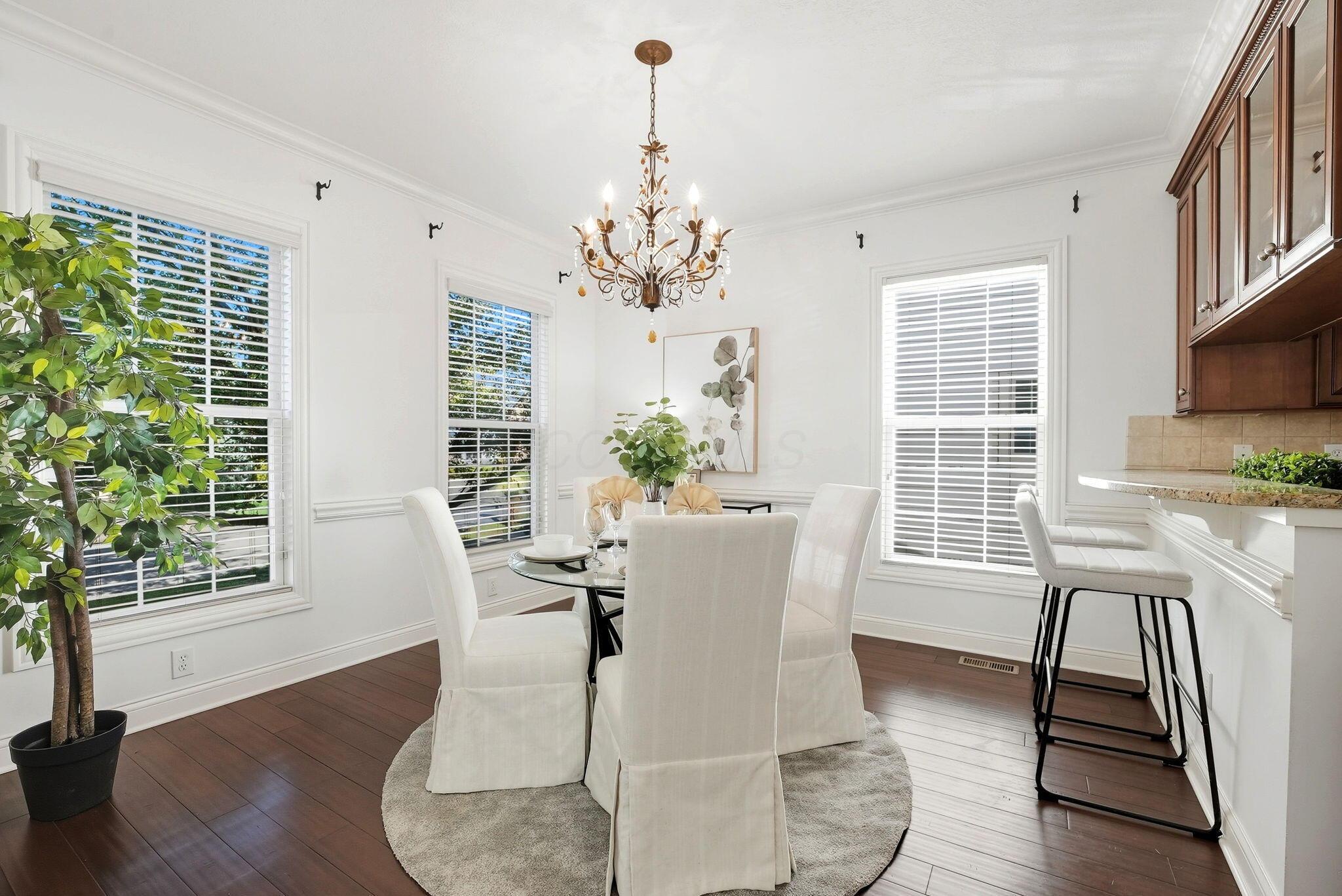 New Albany, Ohio, 43054, United States, 4 Bedrooms Bedrooms, ,5 BathroomsBathrooms,Residential,For Sale,1991111