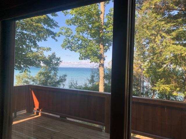 Charlevoix, Michigan, 49720-0000, United States, 2 Bedrooms Bedrooms, ,2 BathroomsBathrooms,Residential,For Sale,1933264