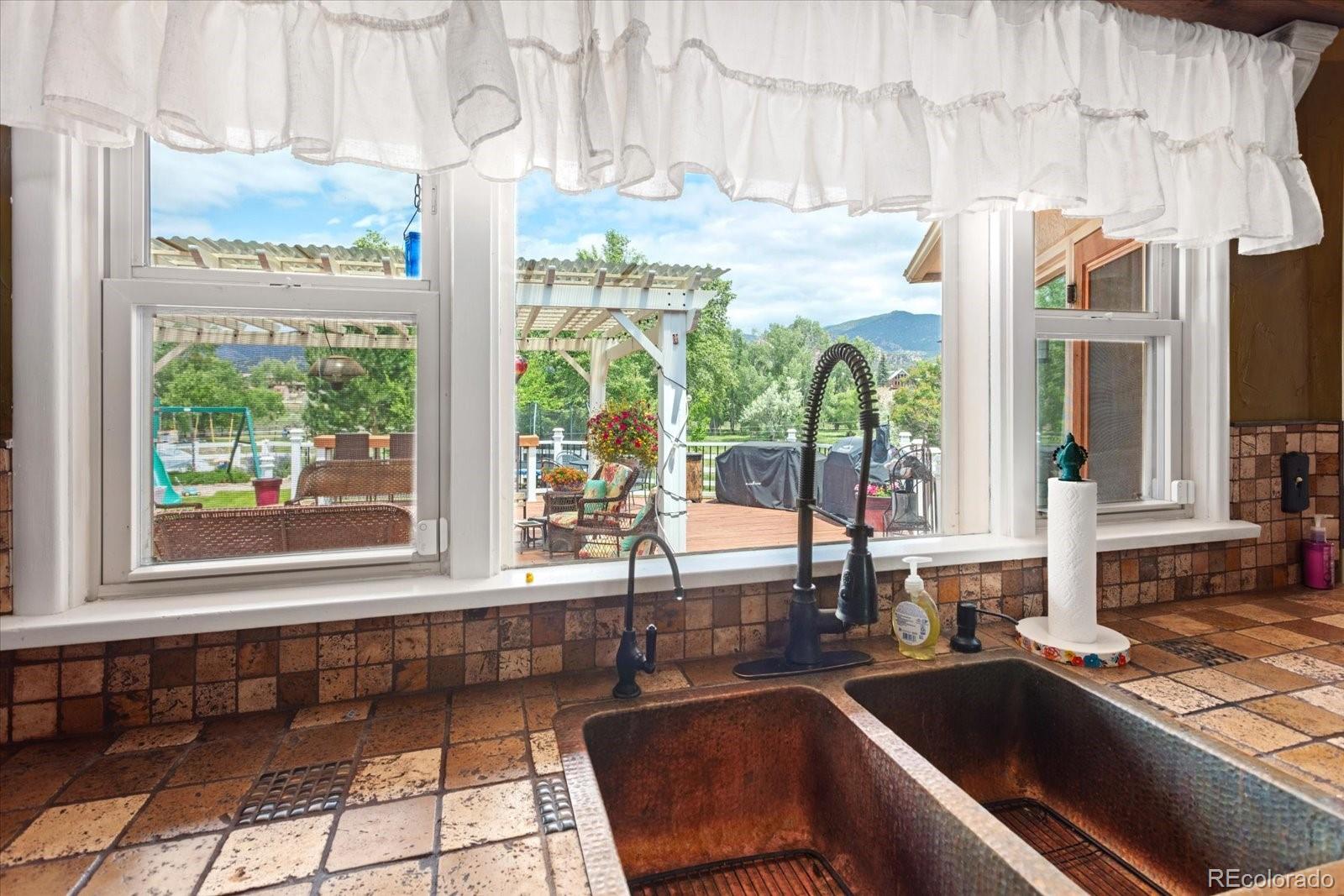 Howard, Colorado, 81233, United States, 4 Bedrooms Bedrooms, ,1 BathroomBathrooms,Residential,For Sale,1900759